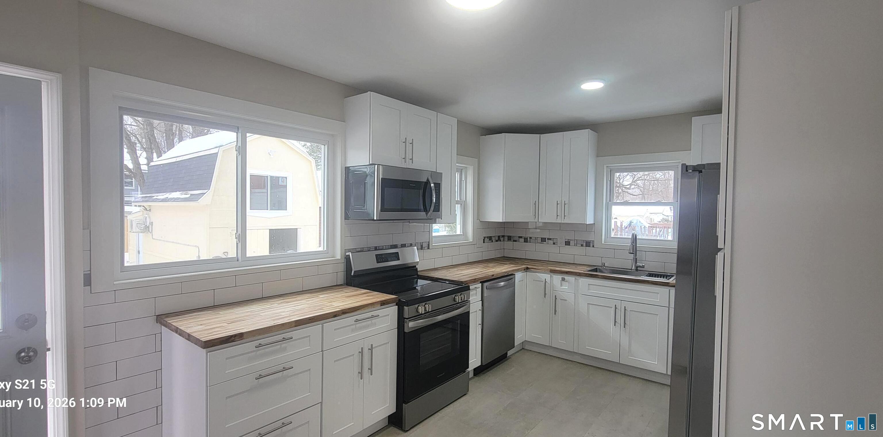 Homes for sale in Killingly, CT | 117 State Ave, Killingly, CT 06241 | MLS# 24142909