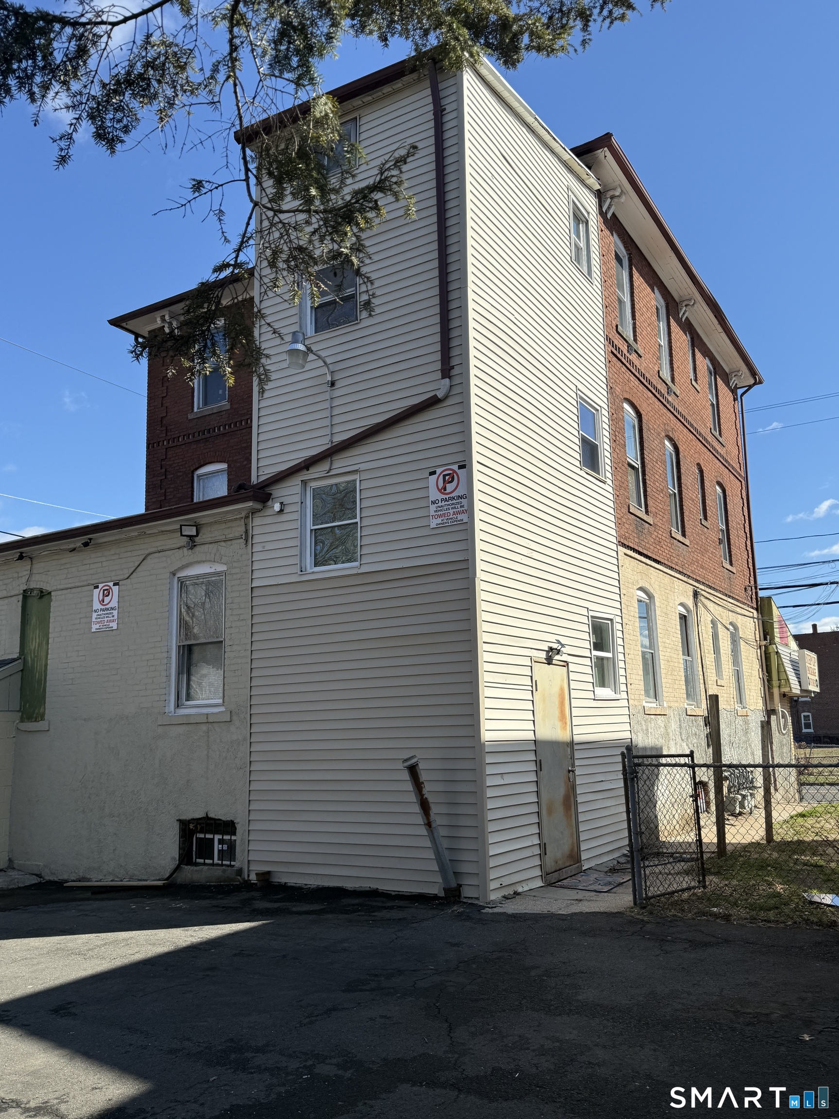 Homes for sale in New Britain, CT | 198 Oak St, New Britain, CT 06051 | MLS# 24079481