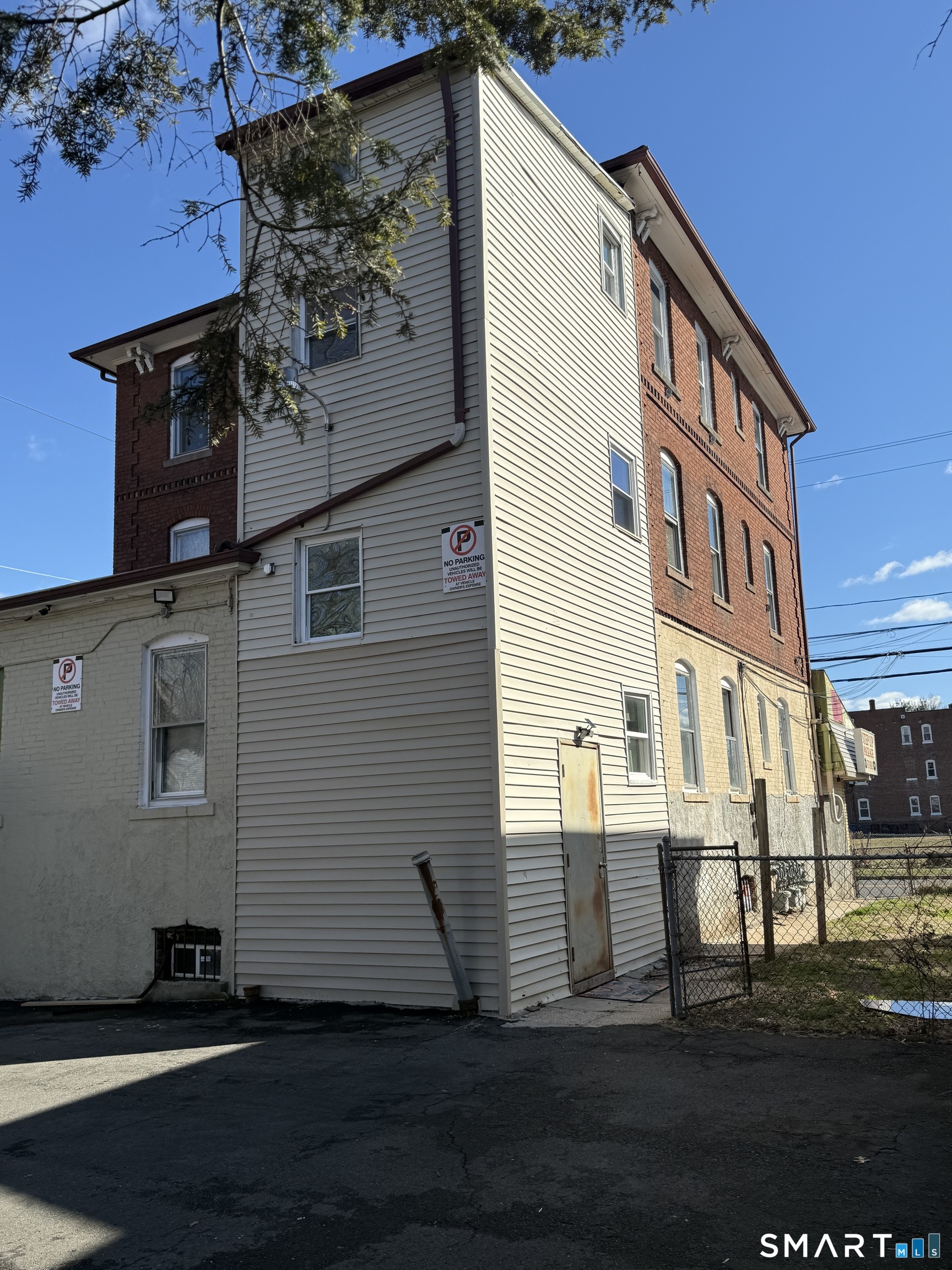 Homes for sale in New Britain, CT | 198 Oak St, New Britain, CT 06051 | MLS# 24079481