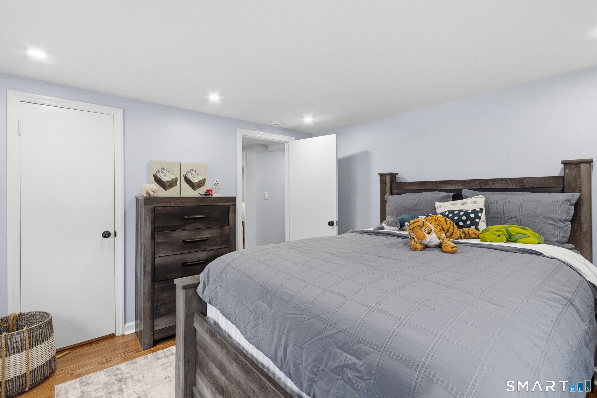 589 Racebrook, Orange, 06477, 5 Bedrooms Bedrooms, 0 ,2 BathroomsBathrooms,Single Family For Sale,For Sale,Racebrook,0,24160492