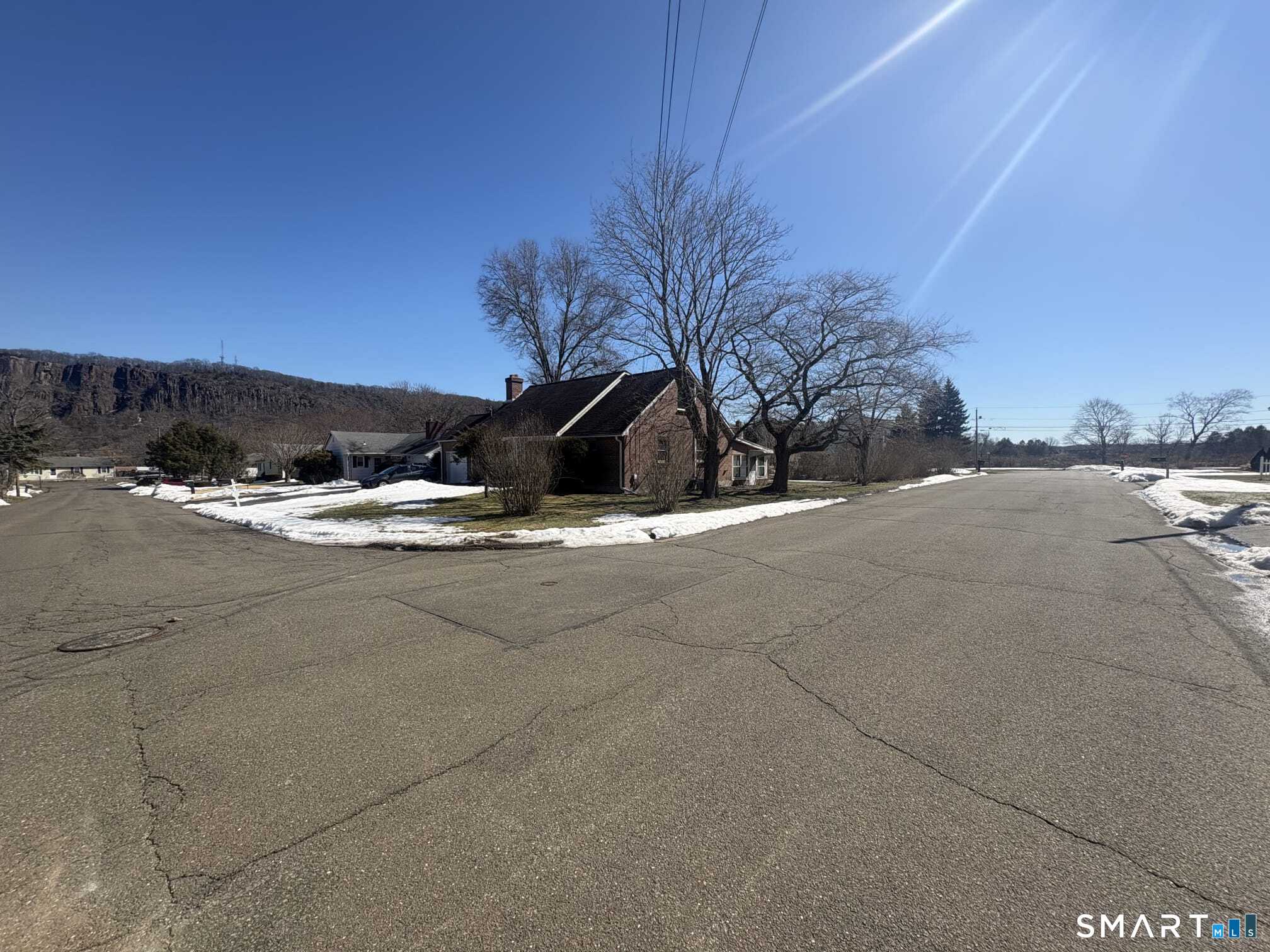 Homes for sale in Woodbridge, CT | 16 Raymond Rd, Woodbridge, CT 06525 | MLS# 24160176