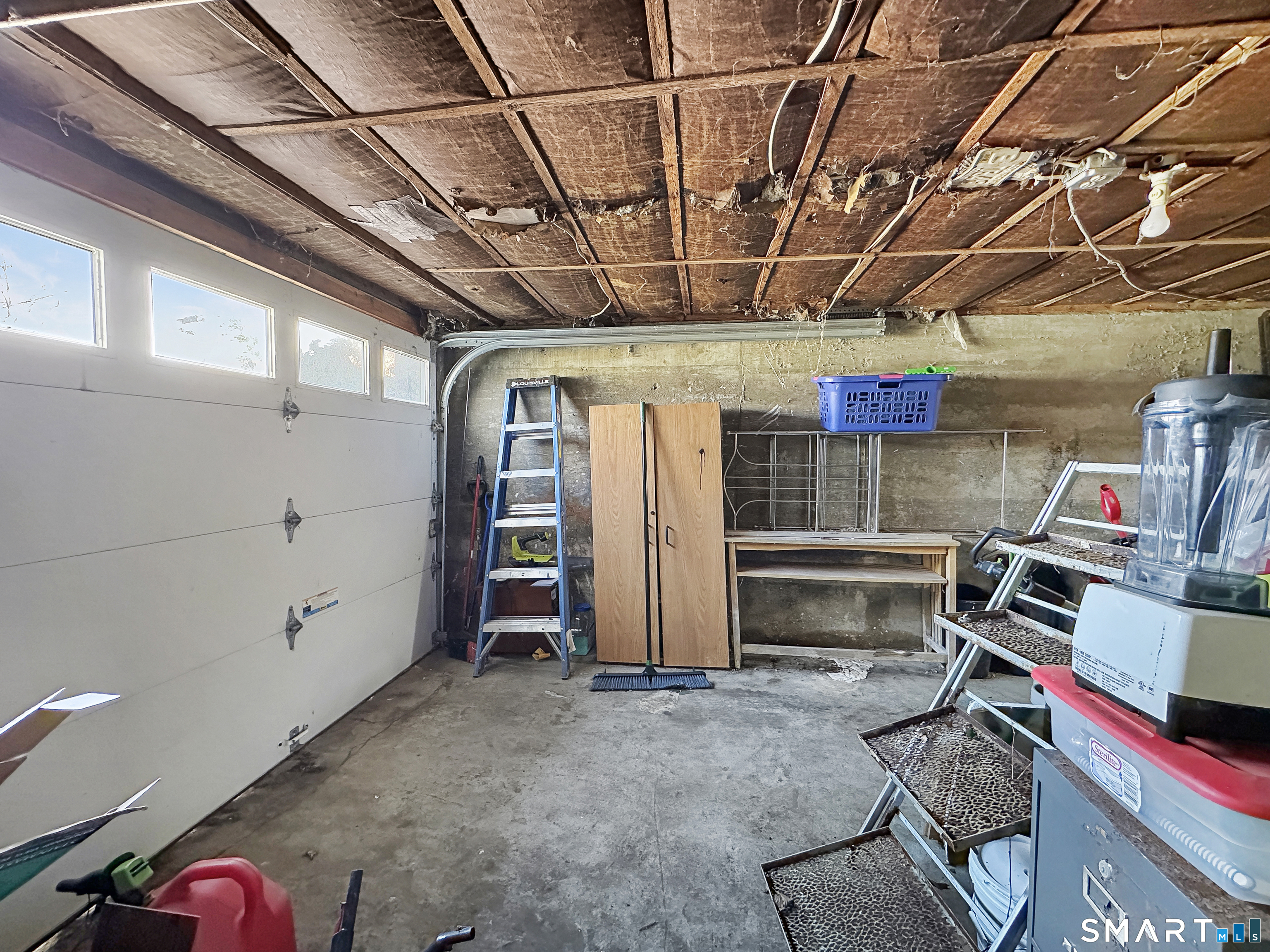 Homes for sale in Waterford, CT | 6 John Ave, Waterford, CT 06375 | MLS# 24160446