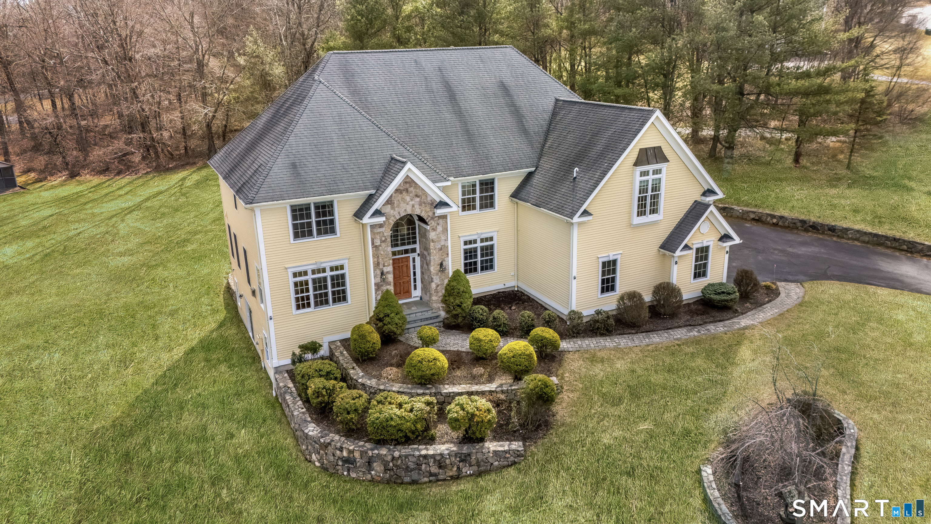 Homes for sale in Newtown, CT | 68 Charter Ridge Dr, Newtown, CT 06482 | MLS# 24159437