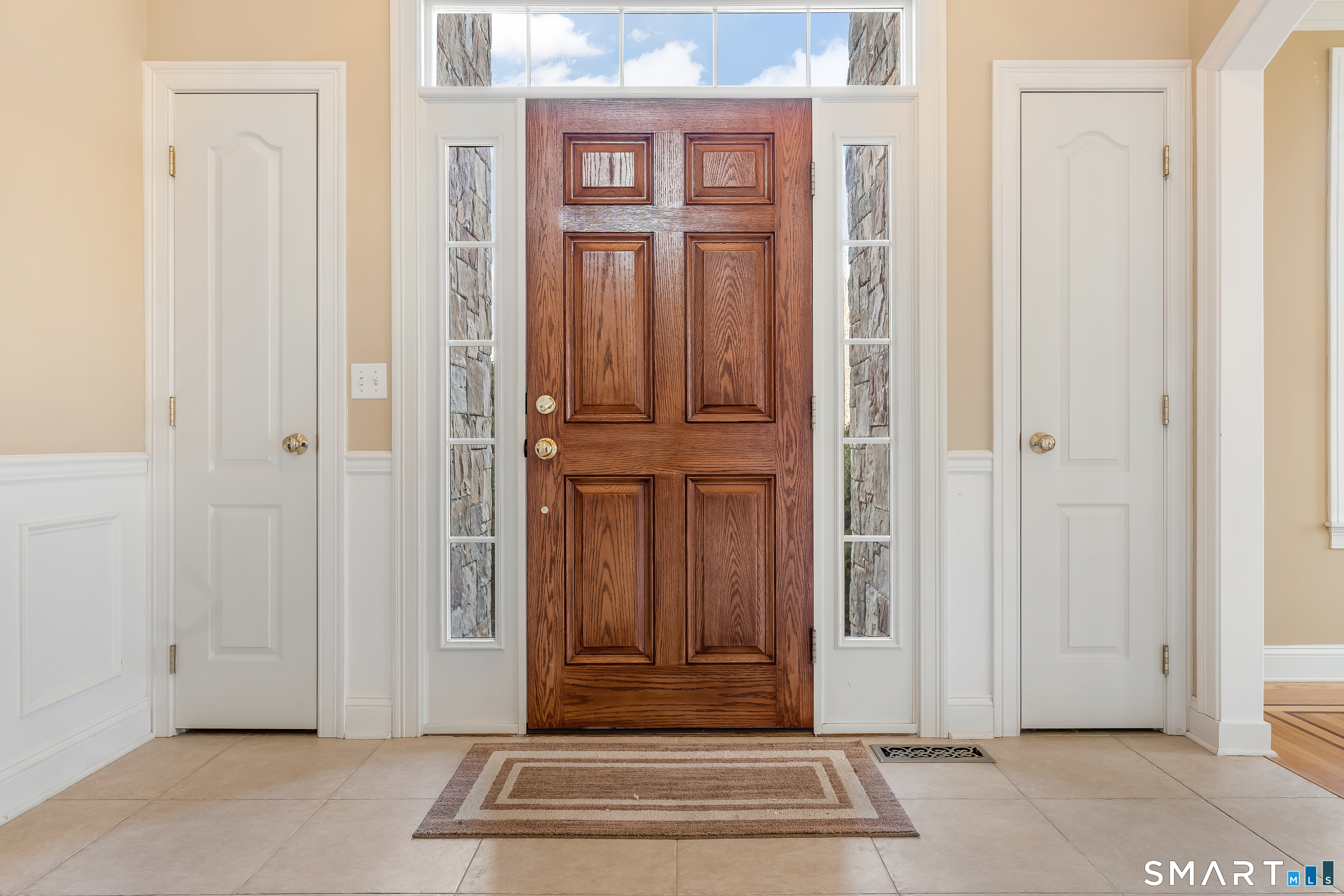 Homes for sale in Newtown, CT | 68 Charter Ridge Dr, Newtown, CT 06482 | MLS# 24159437