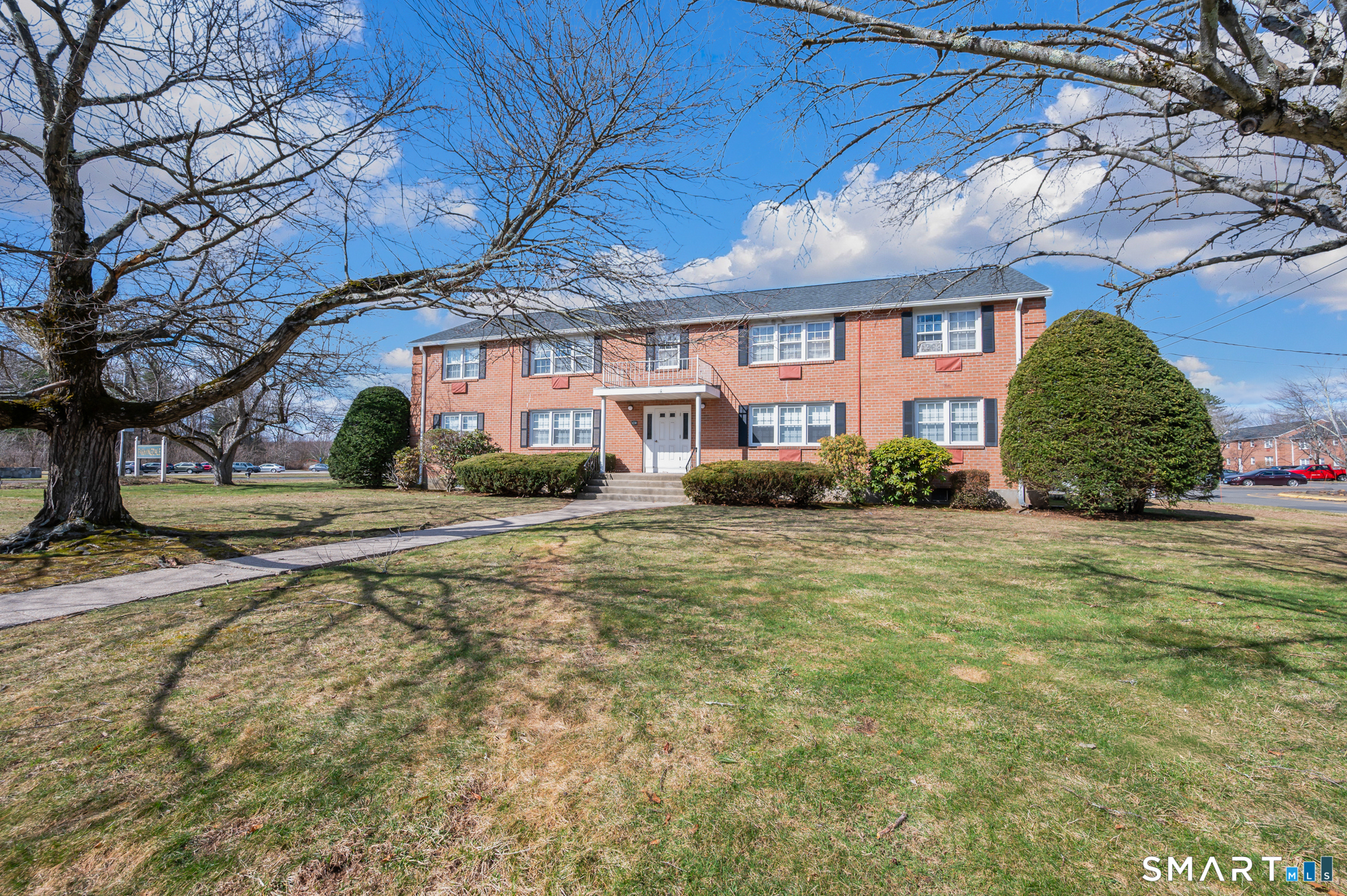 Homes for sale in Farmington, CT | 1250 Farmington Ave #APT C, Farmington, CT 06032 | MLS# 24159698