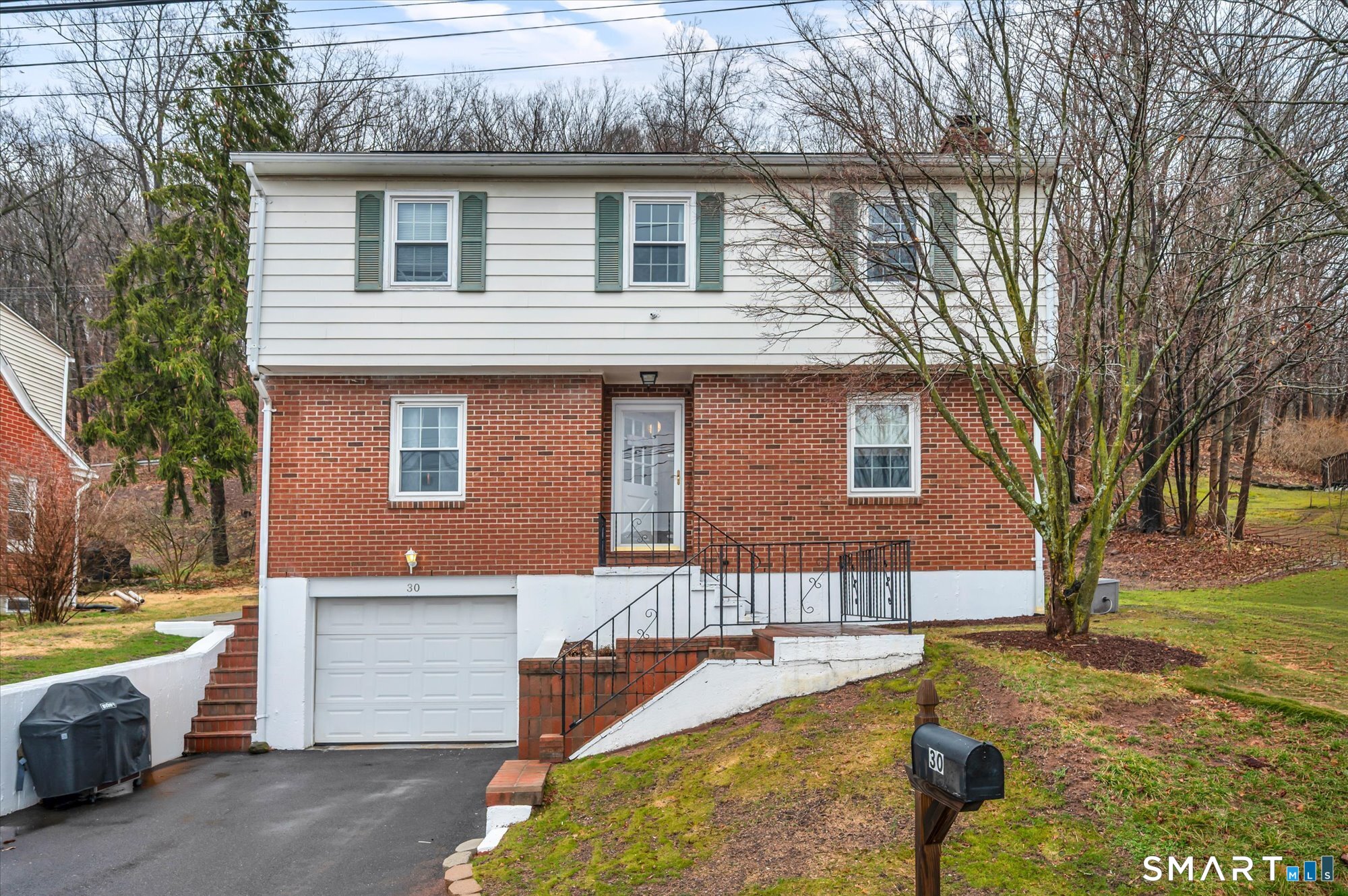 Homes for sale in Wallingford, CT | 30 Clinton Pl, Wallingford, CT 06492 | MLS# 24160553