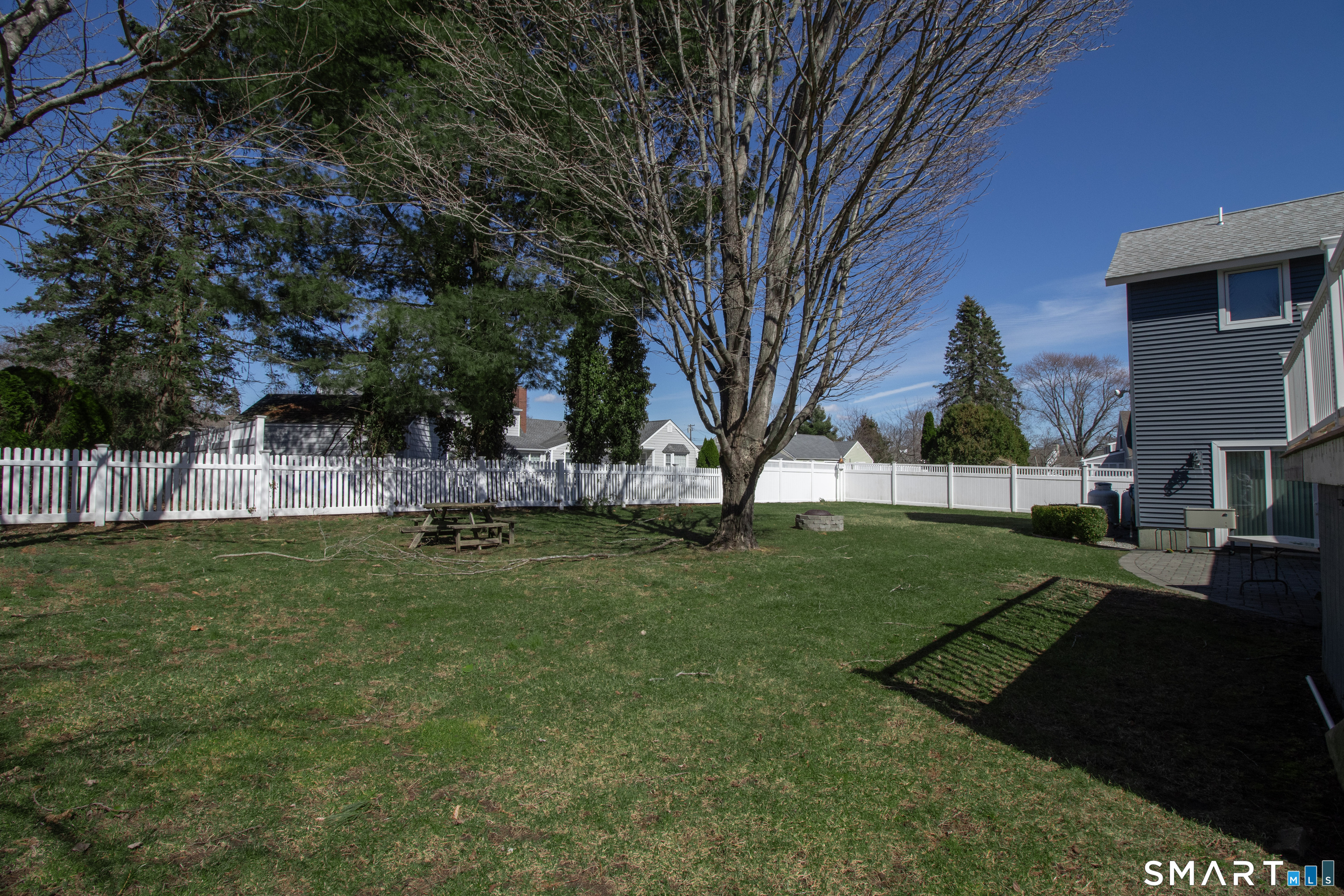 Homes for sale in Clinton, CT | 24 Indian Dr, Clinton, CT 06413 | MLS# 24160131