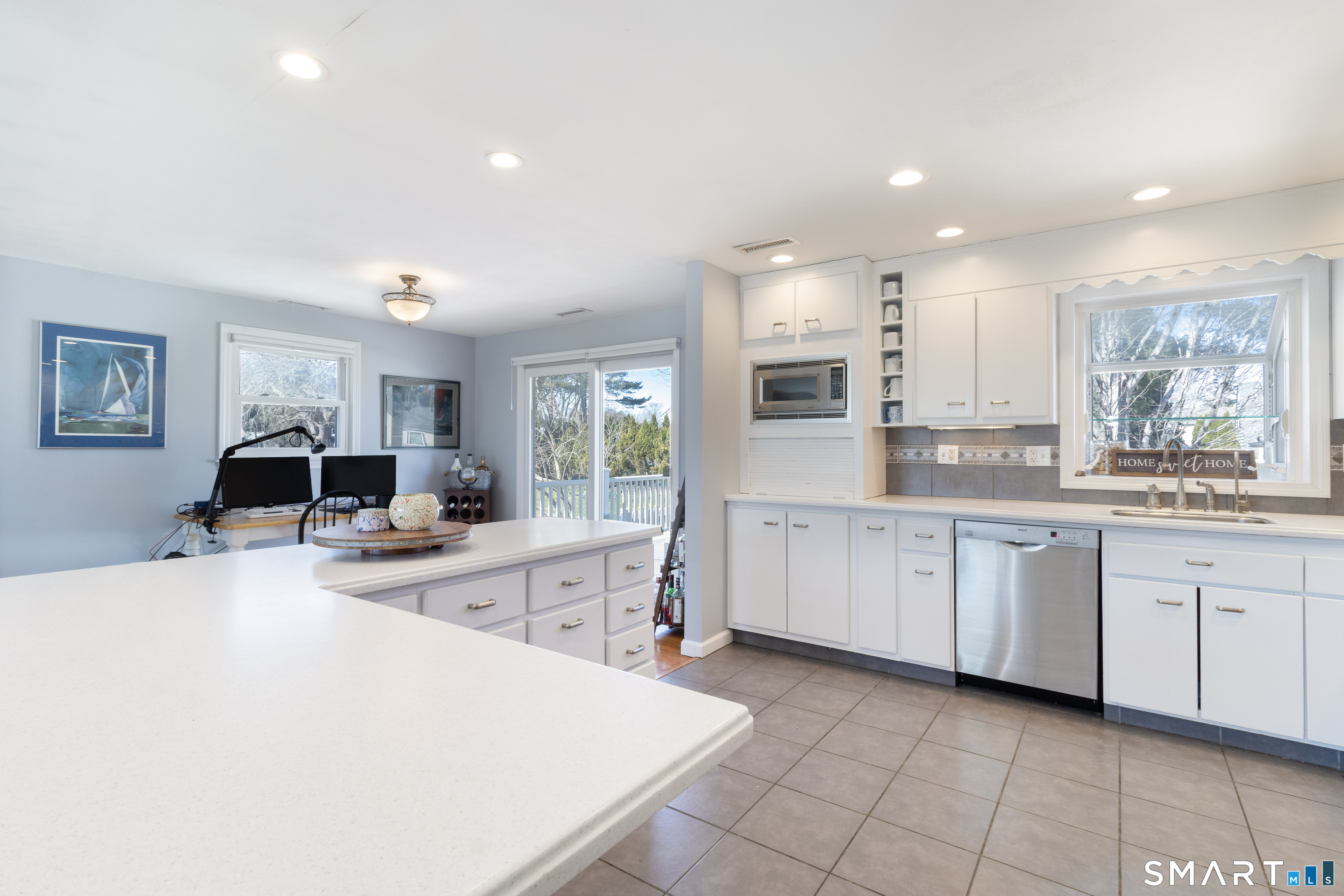 Homes for sale in Clinton, CT | 24 Indian Dr, Clinton, CT 06413 | MLS# 24160131