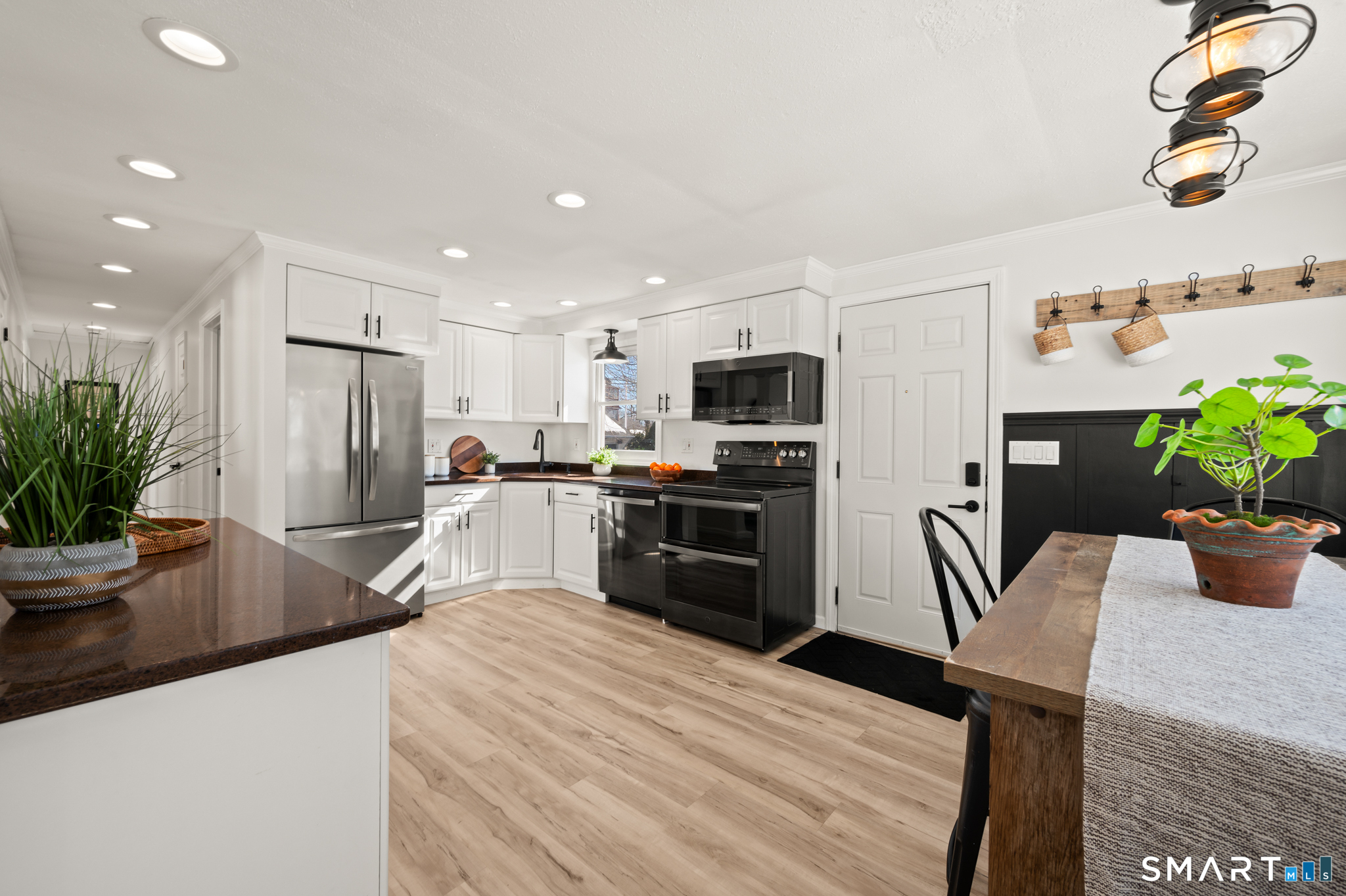 Homes for sale in Glastonbury, CT | 20 Pearl St, Glastonbury, CT 06033 | MLS# 24145800