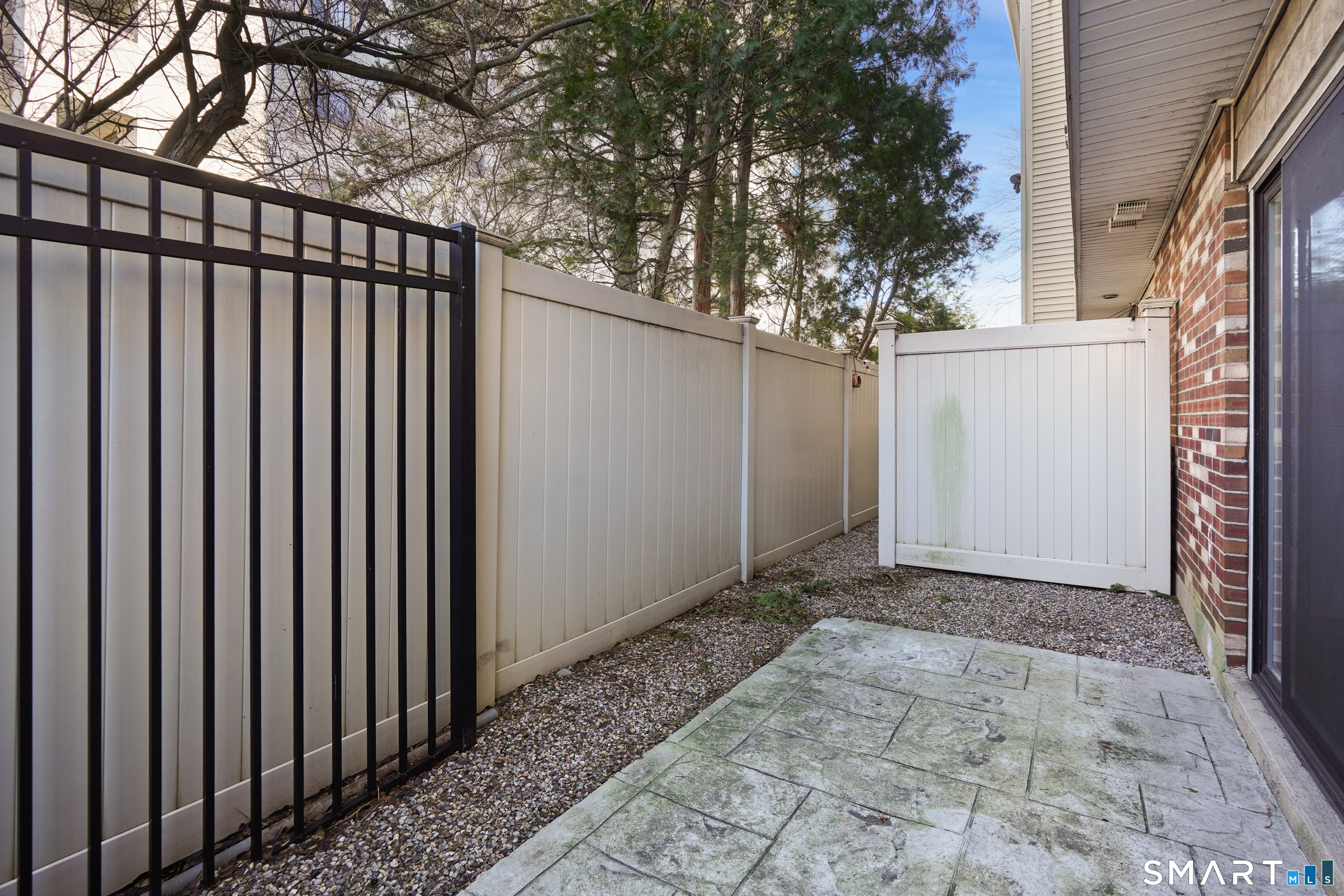 Homes for sale in Stamford, CT | 1611 Washington Blvd #APT 1, Stamford, CT 06902 | MLS# 24159422