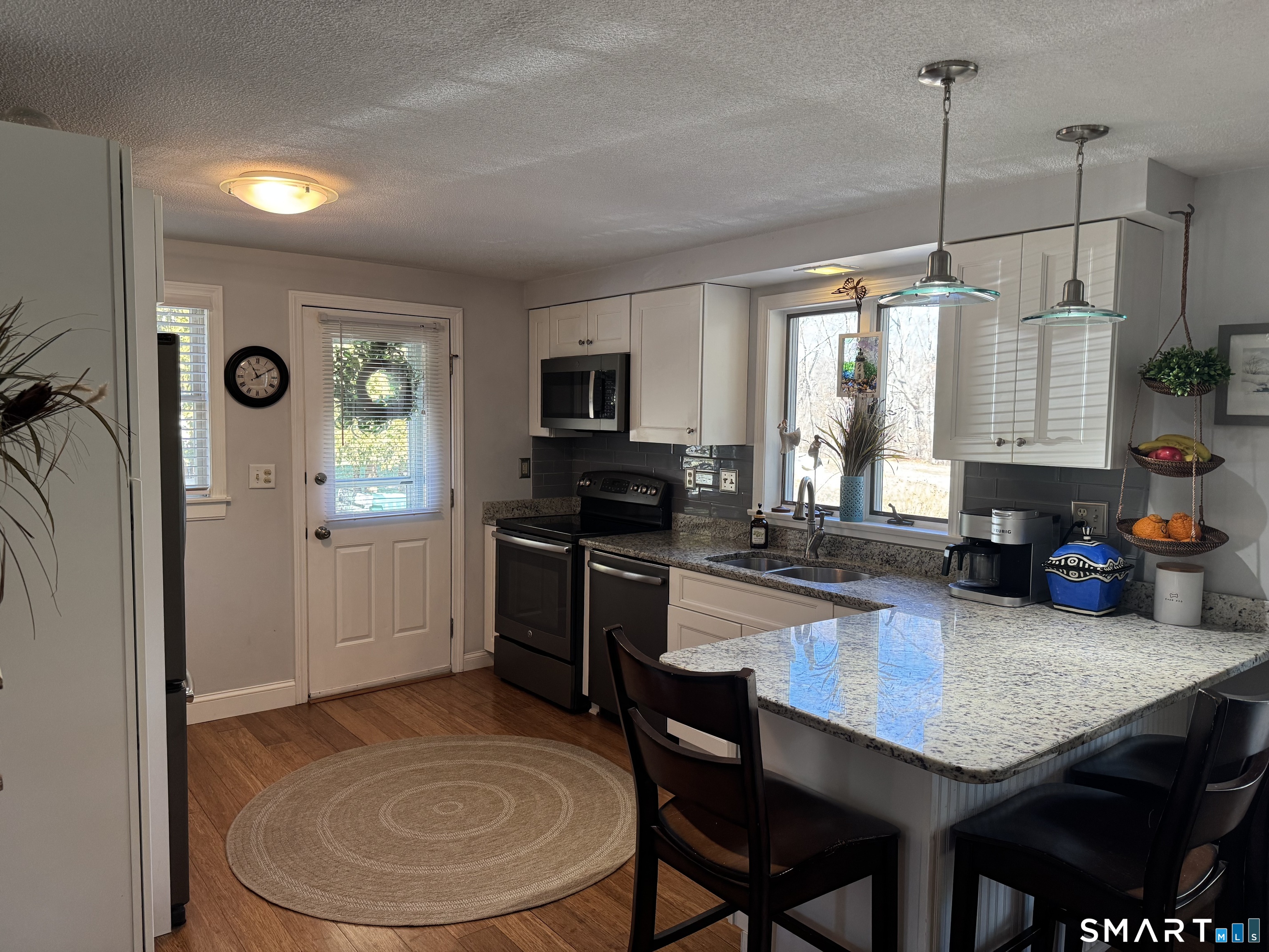 Homes for sale in Waterford, CT | 13 Devonshire Dr, Waterford, CT 06385 | MLS# 24160583