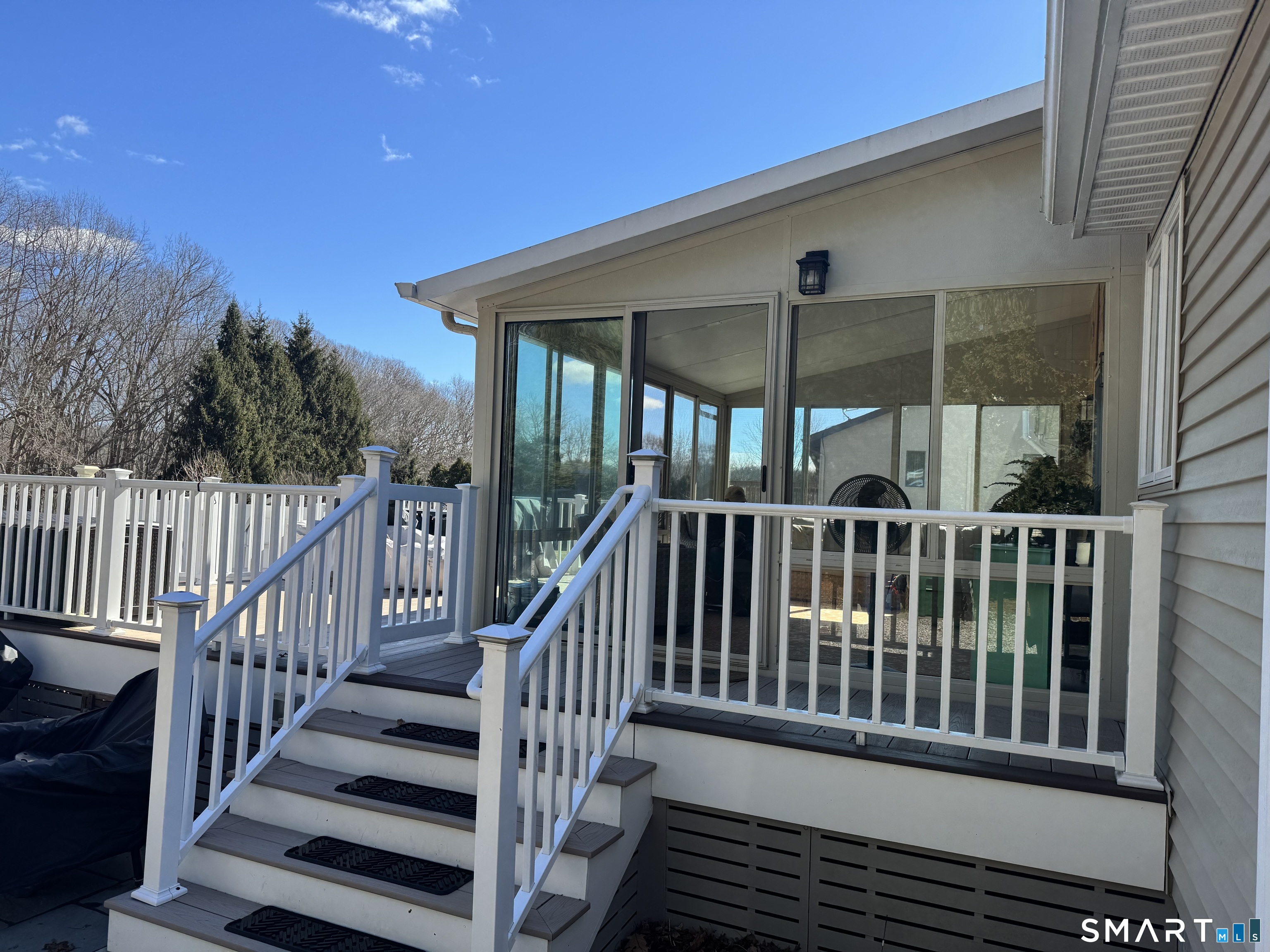 Homes for sale in Waterford, CT | 13 Devonshire Dr, Waterford, CT 06385 | MLS# 24160583