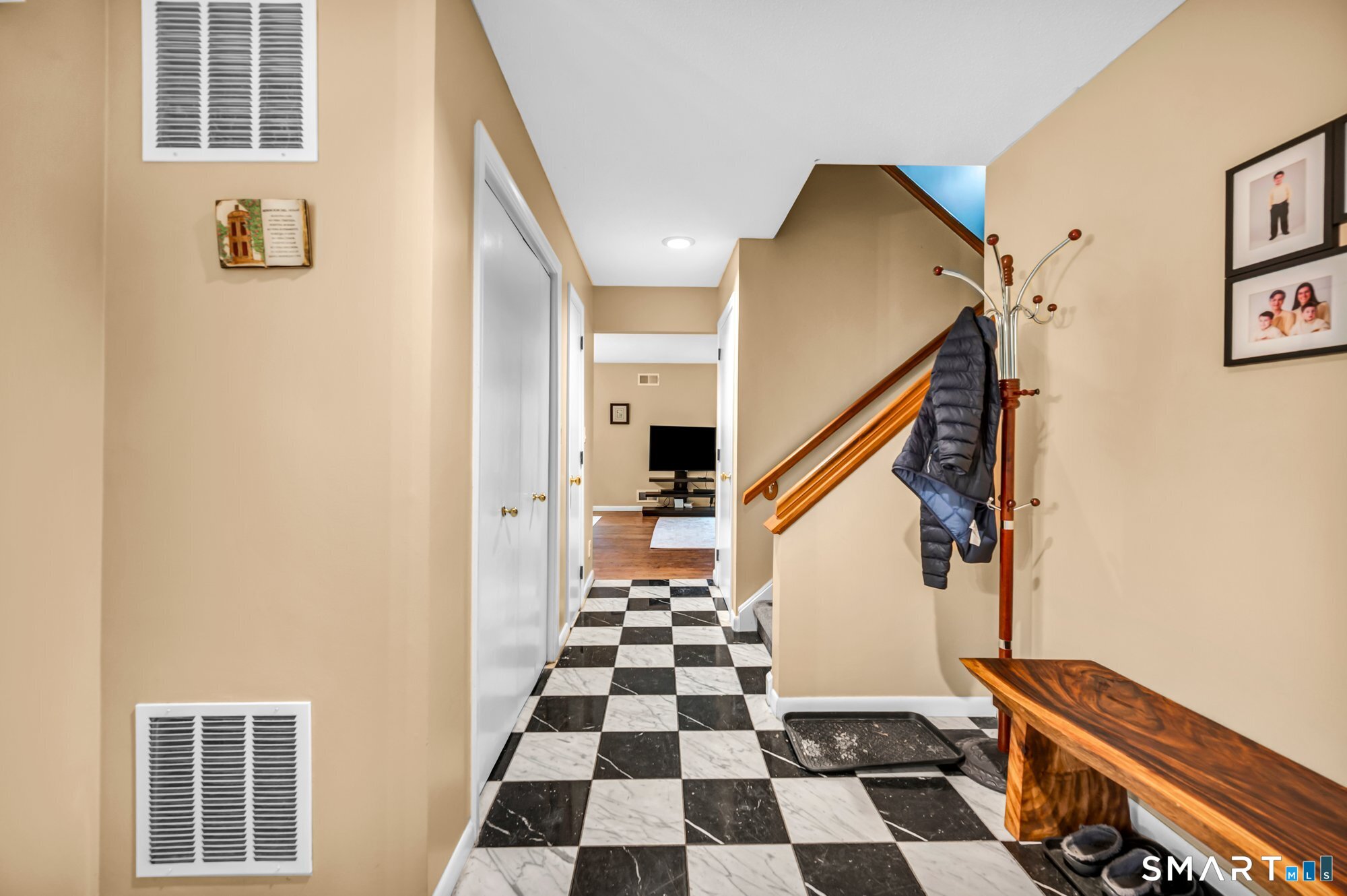 Homes for sale in West Hartford, CT | 8 Ironwood Rd, West Hartford, CT 06117 | MLS# 24159770