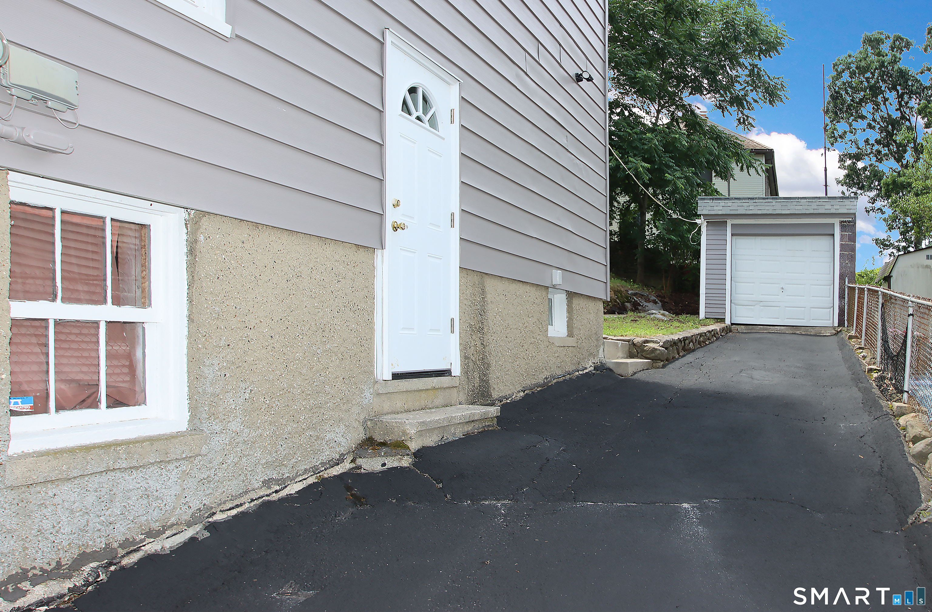 Homes for sale in Waterbury, CT | 217 Ledgeside Ave, Waterbury, CT 06708 | MLS# 24160641