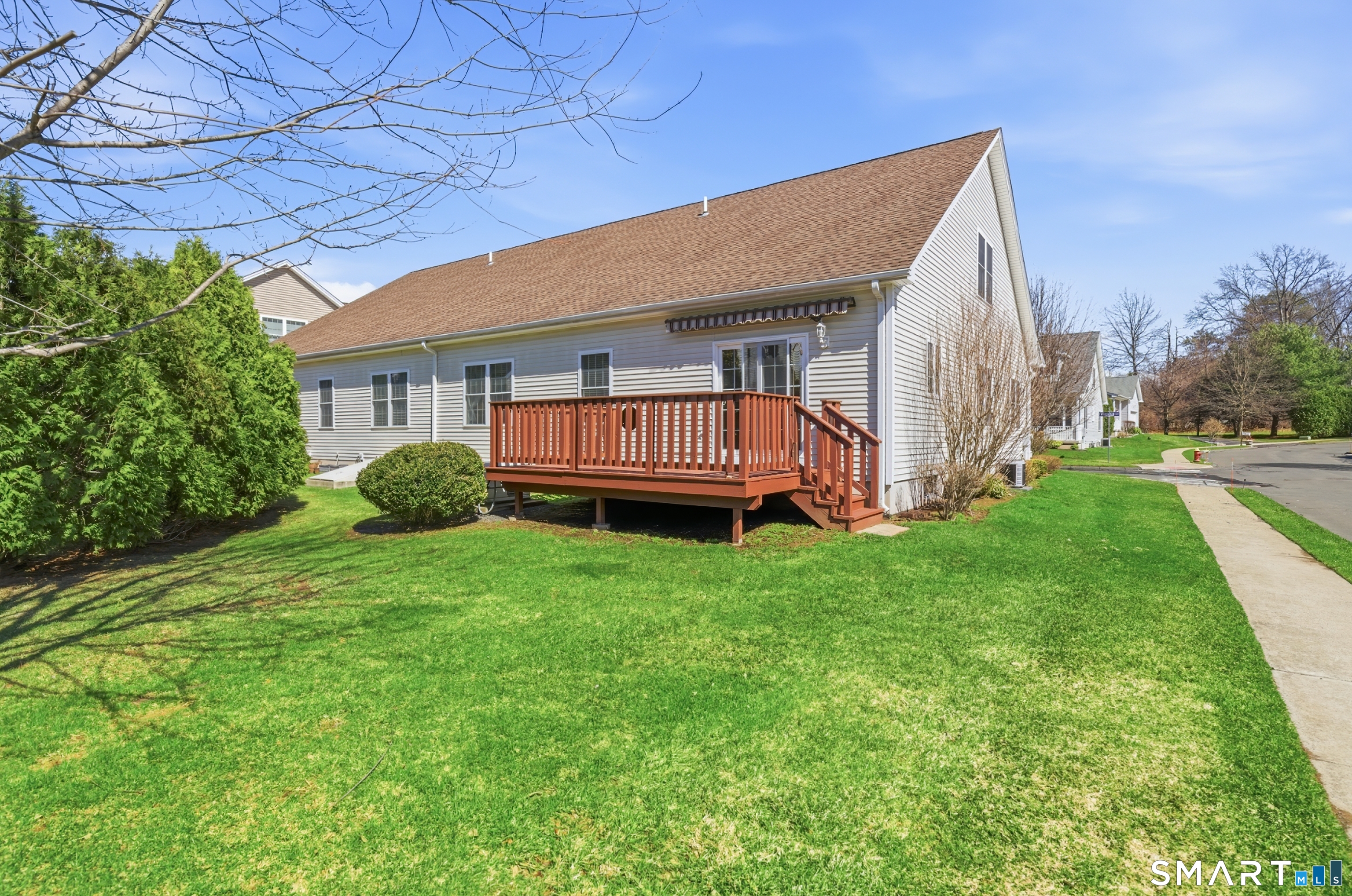 Homes for sale in Glastonbury, CT | 1 Fairfield Ct #1, Glastonbury, CT 06033 | MLS# 24160696