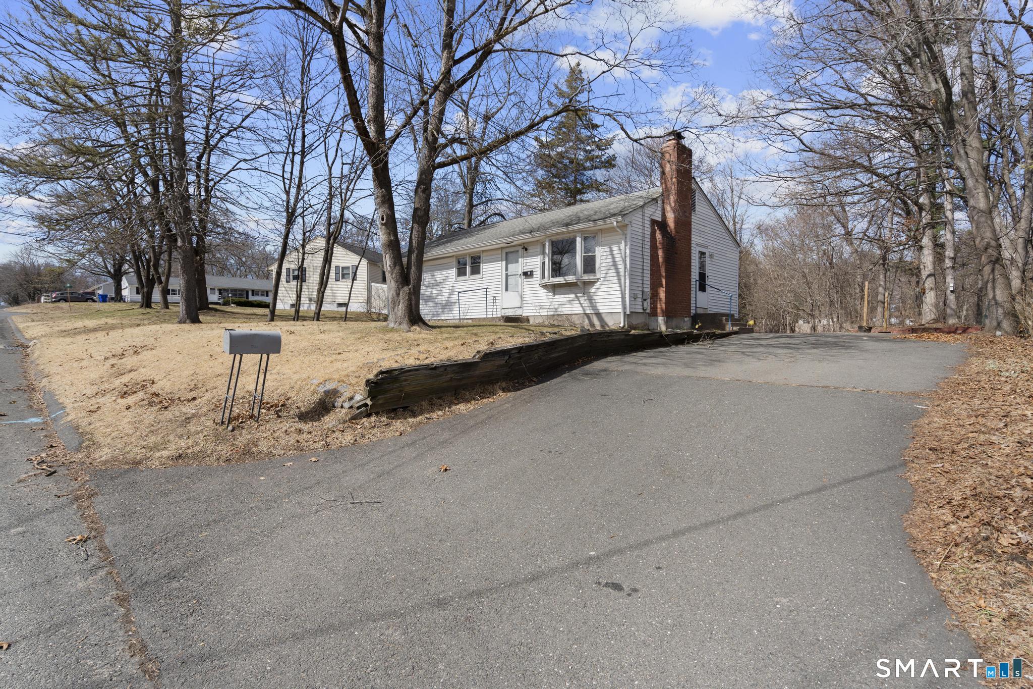 Homes for sale in Enfield, CT | 17 Dune Rd, Enfield, CT 06082 | MLS# 24149584