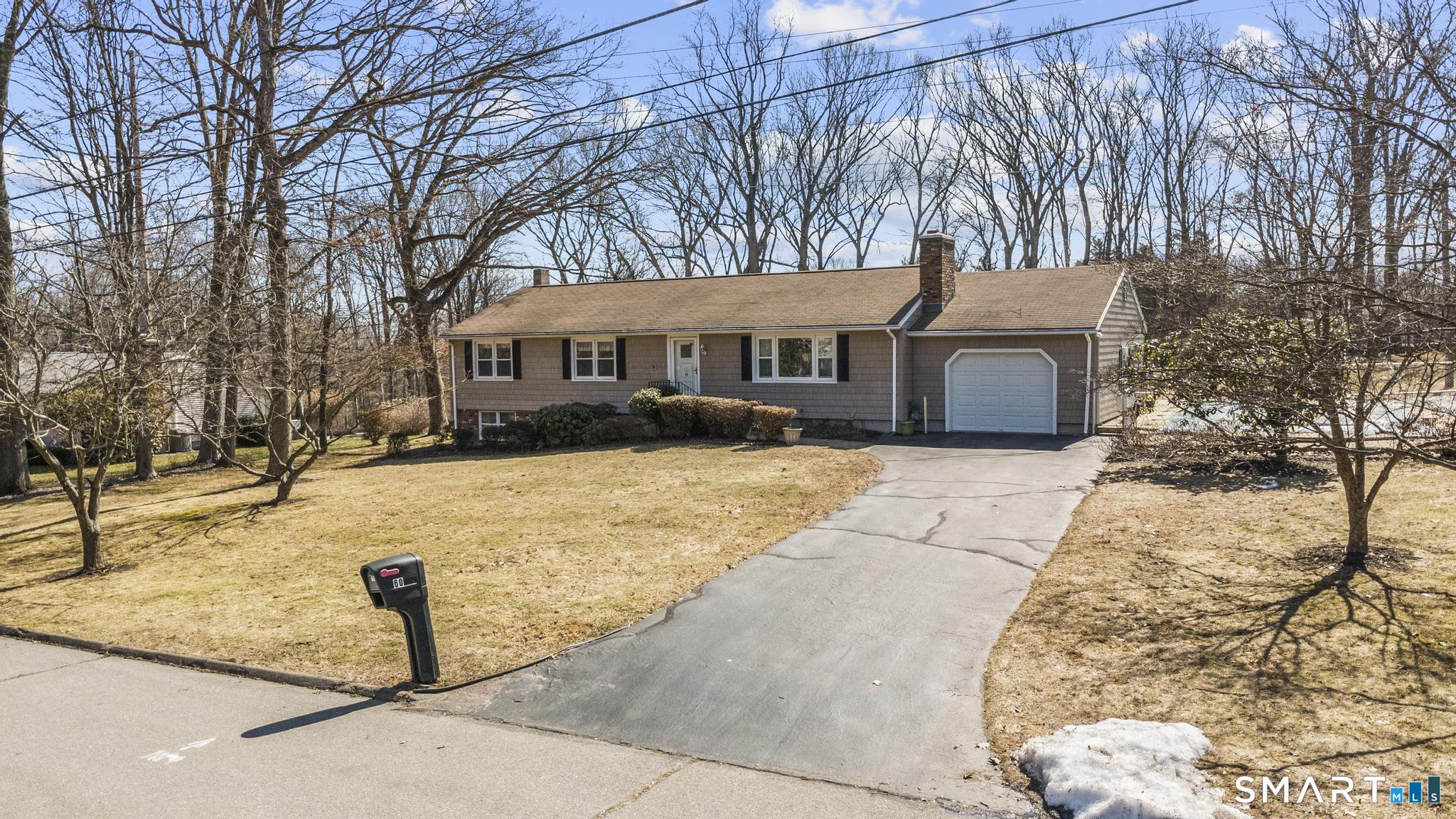 Homes for sale in Trumbull, CT | 60 Quail Trl, Trumbull, CT 06611 | MLS# 24154919