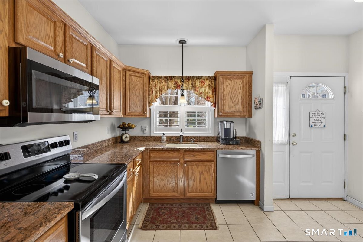 Homes for sale in North Haven, CT | 500 Elm St #13-6, North Haven, CT 06473 | MLS# 24160064