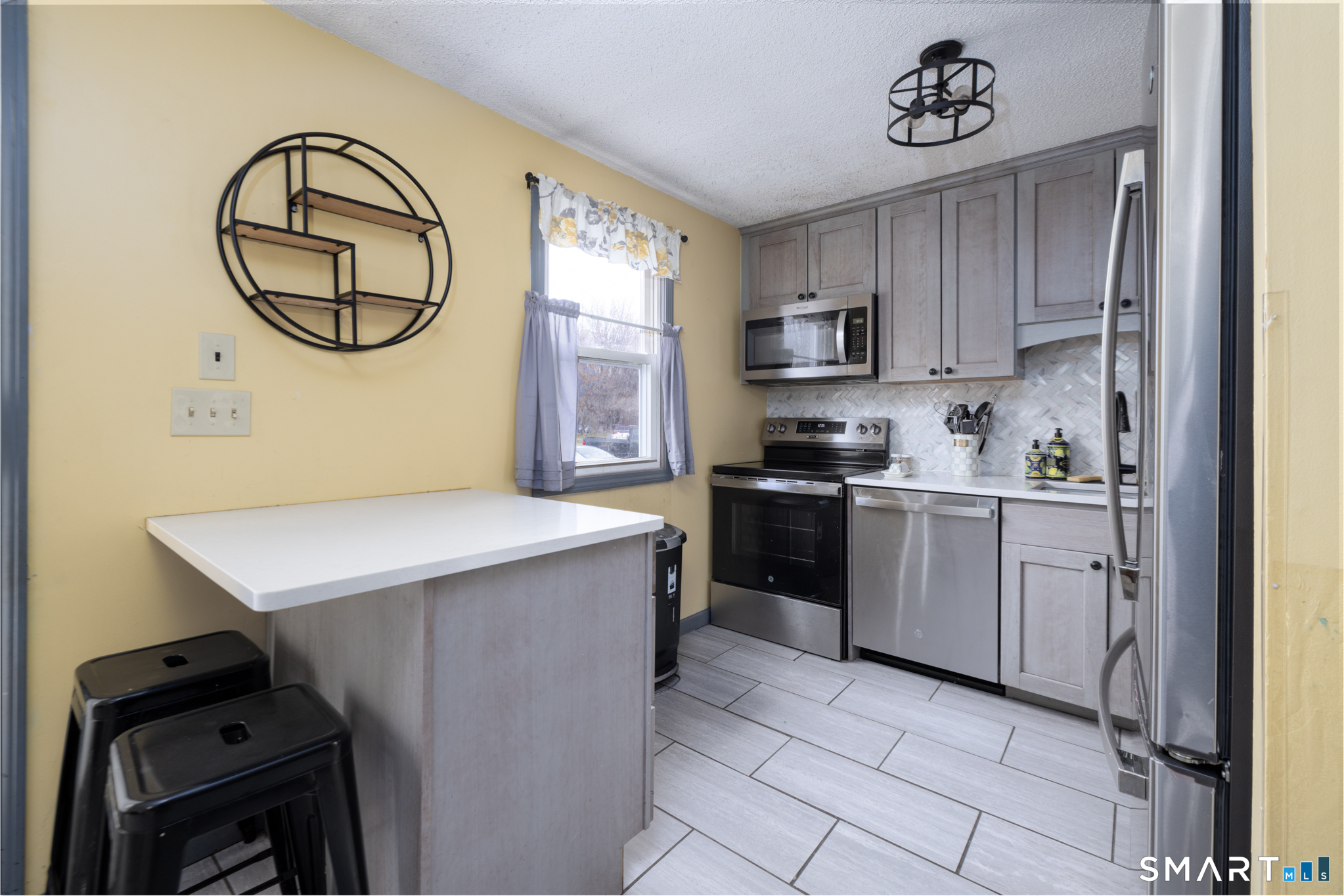 Homes for sale in Bristol, CT | 89 Nicholas Dr #89, Bristol, CT 06010 | MLS# 24160760