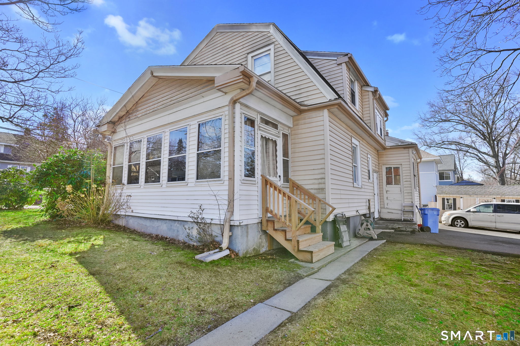 Homes for sale in Hartford, CT | 570 Broadview Ter, Hartford, CT 06106 | MLS# 24160796