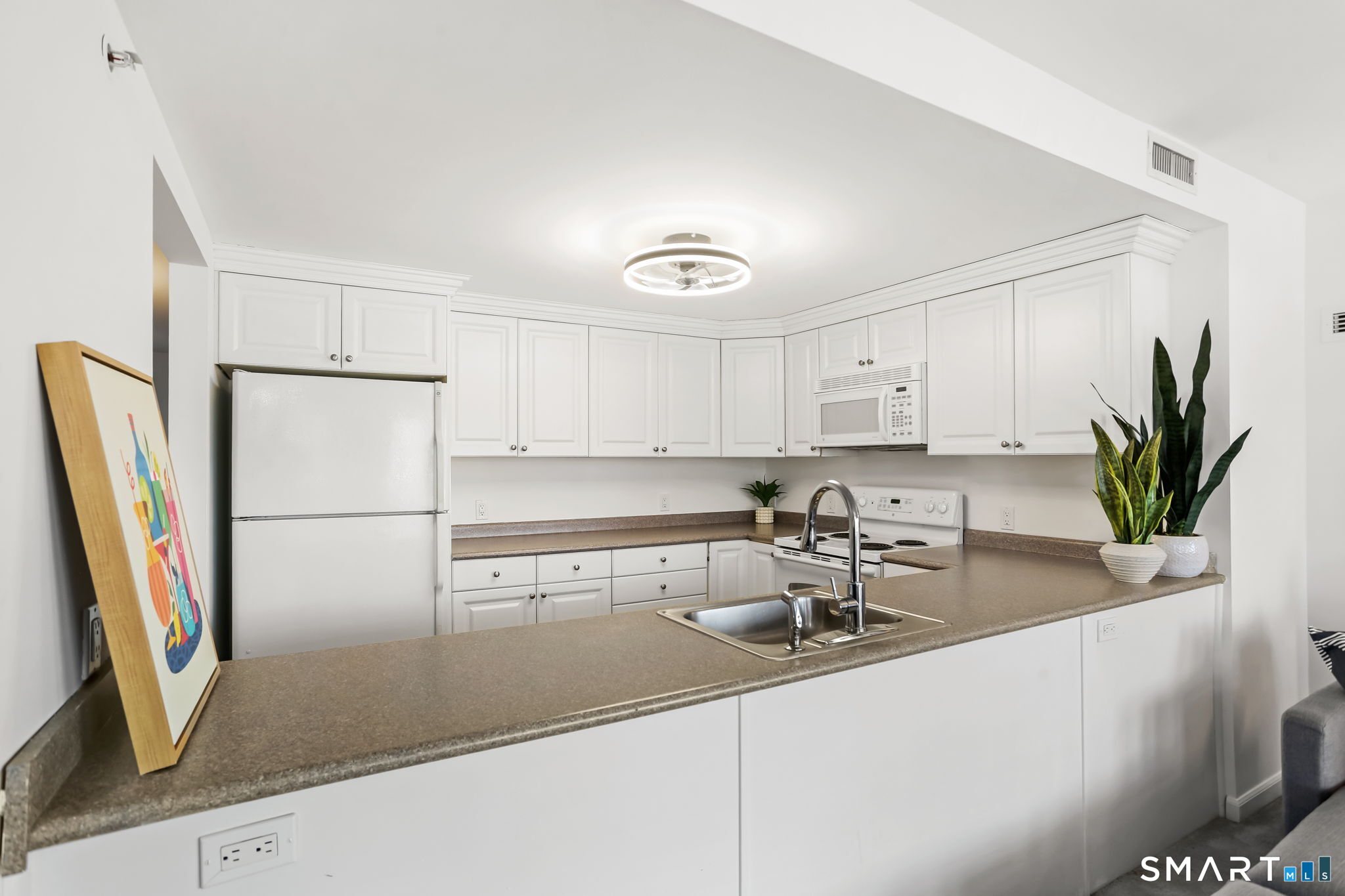 Homes for sale in Bridgeport, CT | 3250 Fairfield Ave #APT 302, Bridgeport, CT 06605 | MLS# 24160872