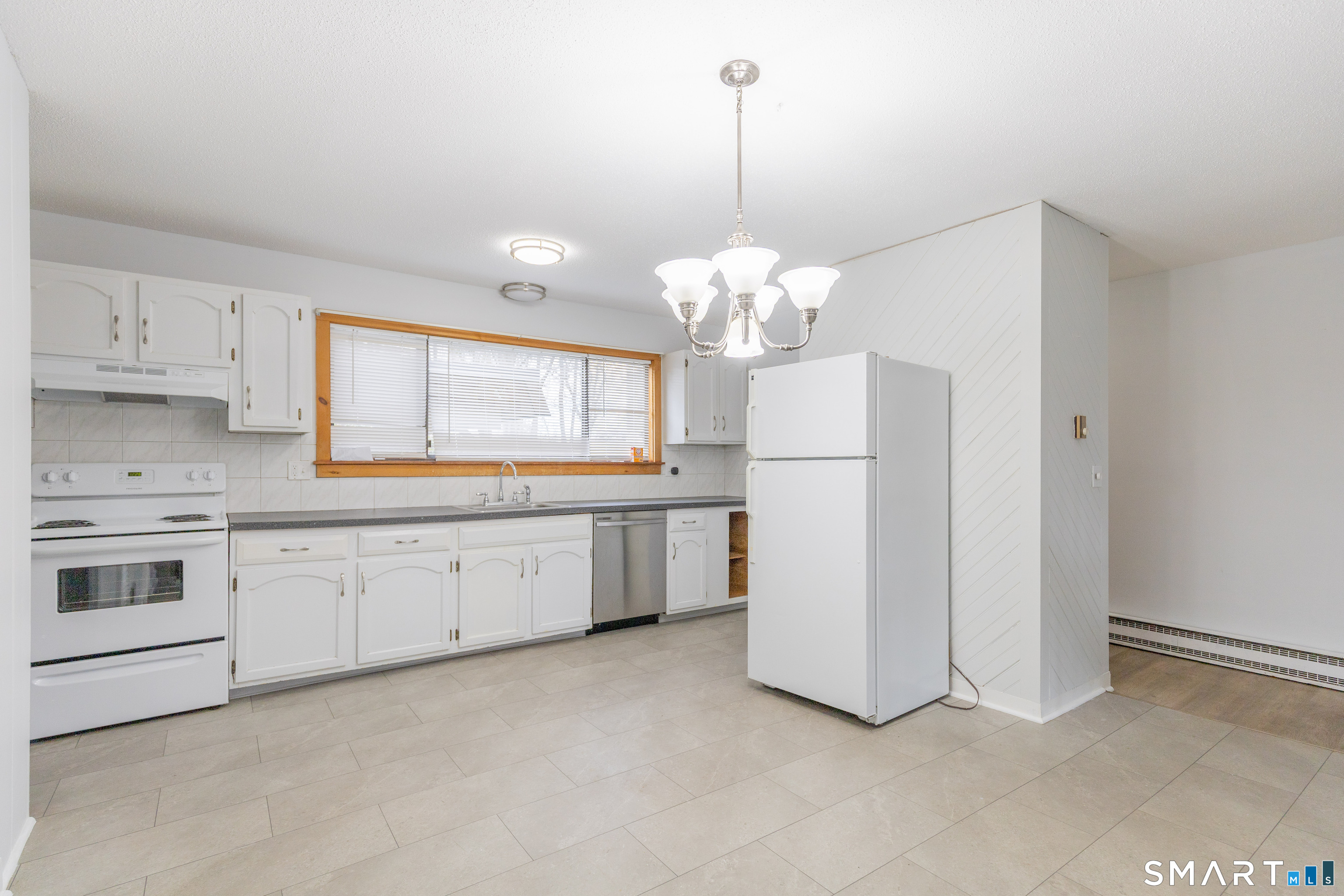 Homes for sale in Suffield, CT | 3 Pebblestone Cir #3, Suffield, CT 06078 | MLS# 24159276