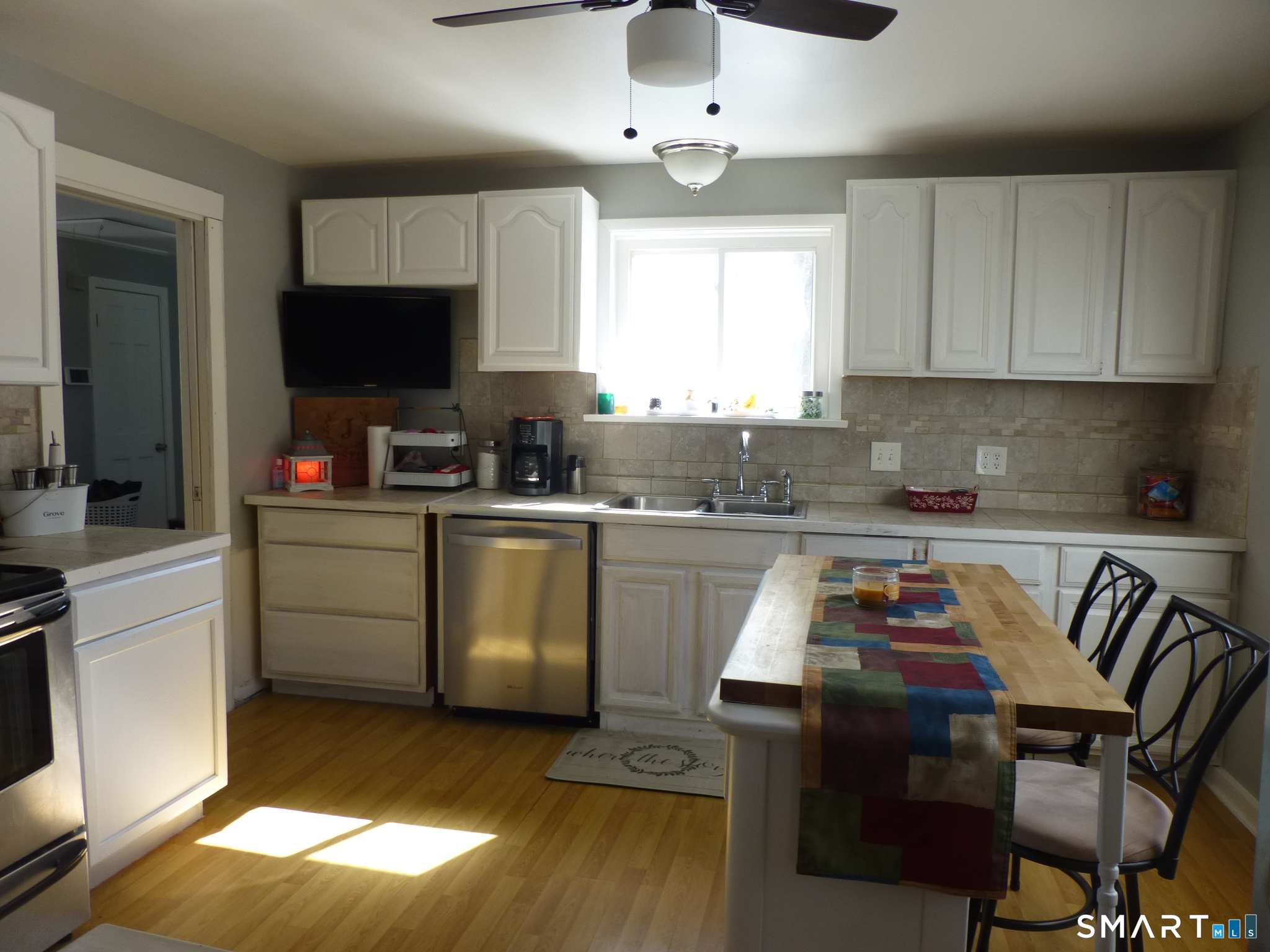 593 Mohegan Avenue, Waterford, 06375, 4 Bedrooms Bedrooms, 0 ,2 BathroomsBathrooms,Single Family For Sale,For Sale,Mohegan Avenue,0,24156858