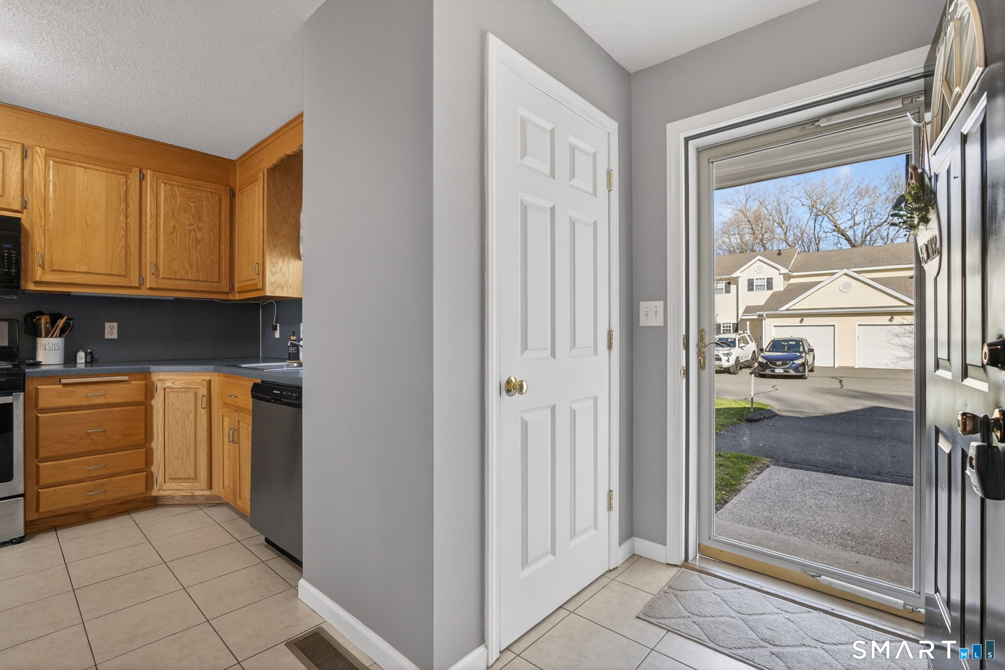 Homes for sale in Plainville, CT | 135 New Britain Ave #5, Plainville, CT 06062 | MLS# 24160845