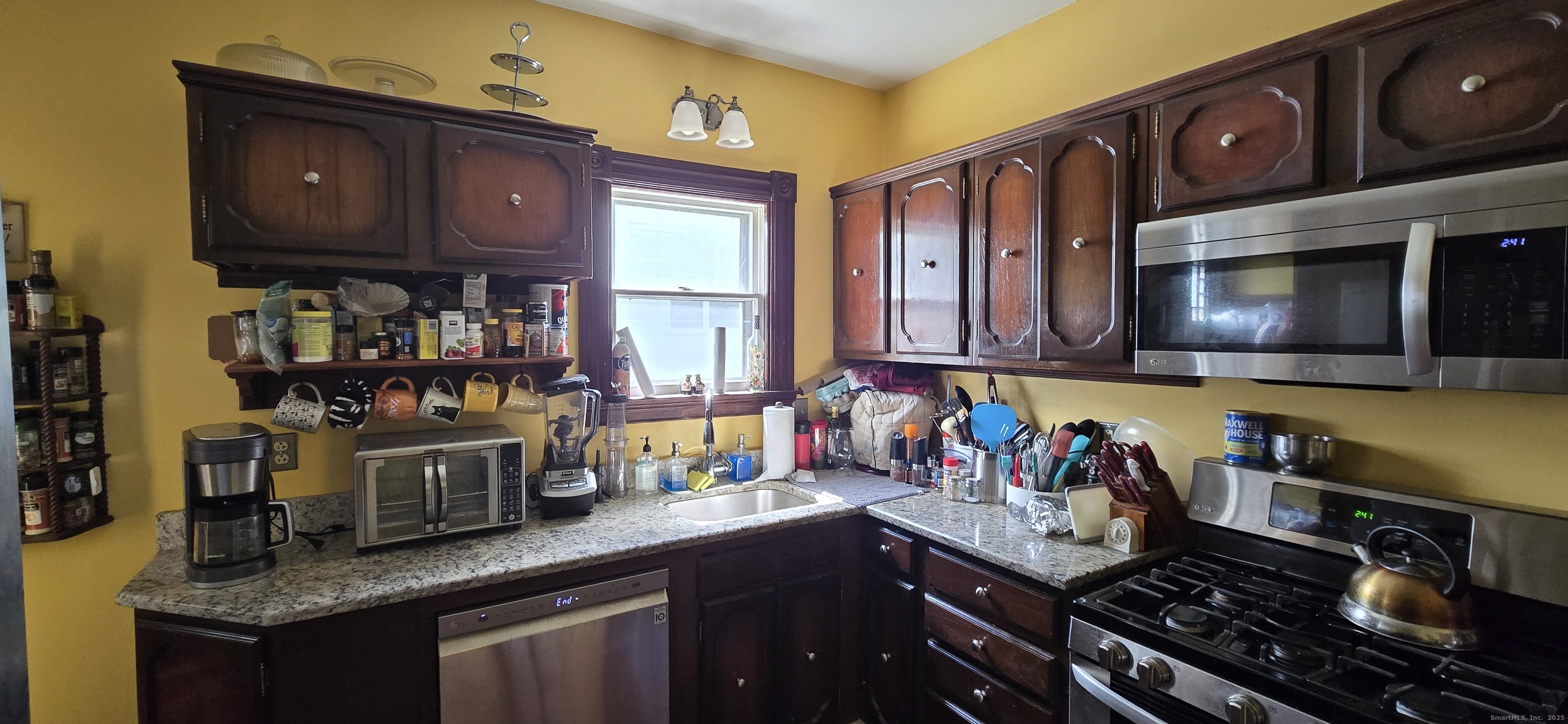 Homes for sale in Norwich, CT | 28 Perkins Ave, Norwich, CT 06360 | MLS# 24160942