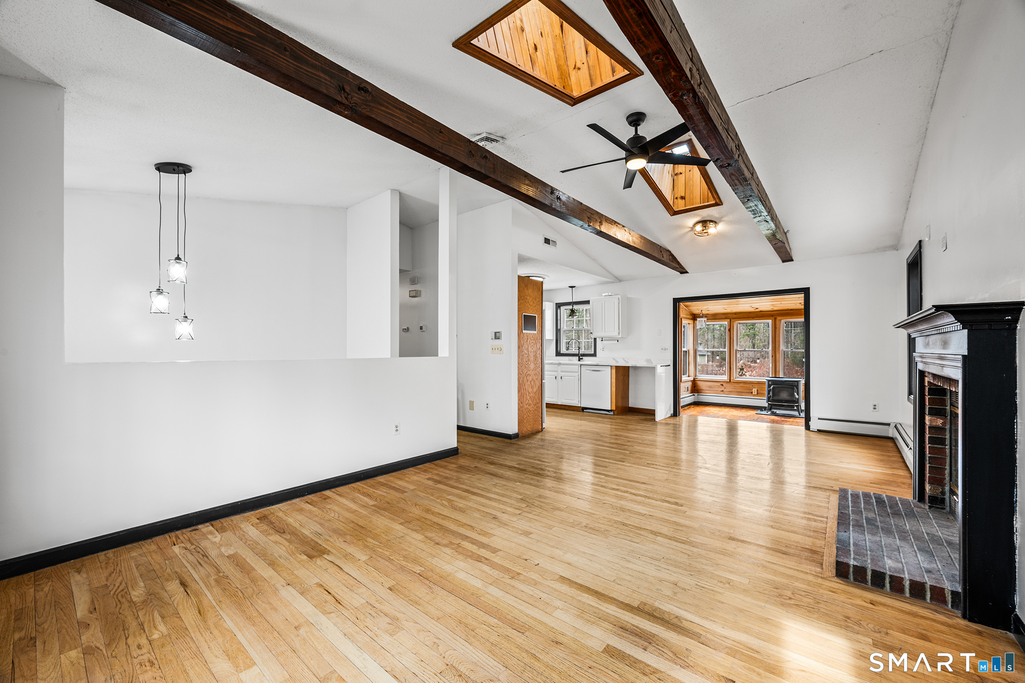 Homes for sale in Thompson, CT | 75 Elmwood Hill Rd, Thompson, CT 06277 | MLS# 24160592