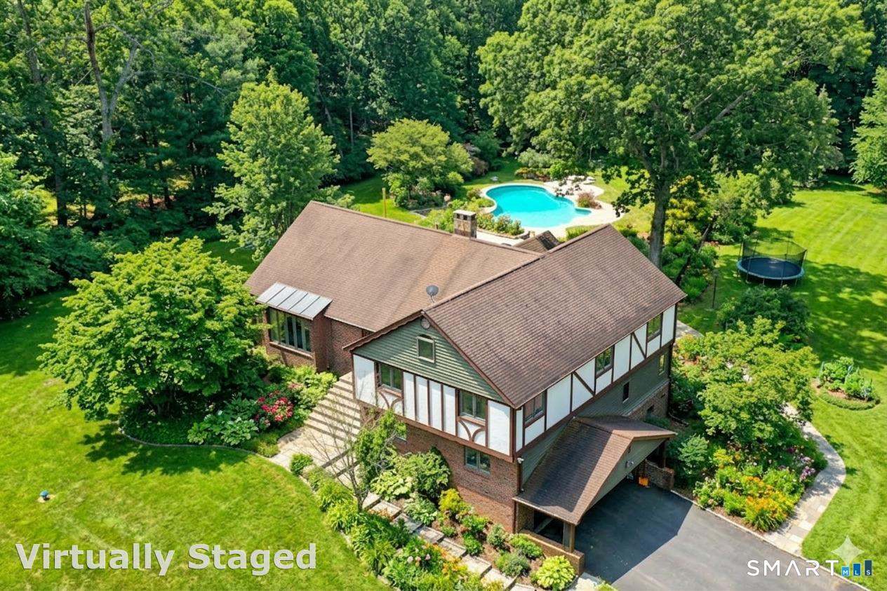 Homes for sale in Newtown, CT | 10 White Oak Farm Rd, Newtown, CT 06470 | MLS# 24159018