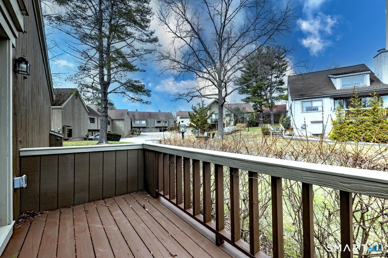 Homes for sale in Stratford, CT | 132 Bison Ln #B, Stratford, CT 06614 | MLS# 24159731