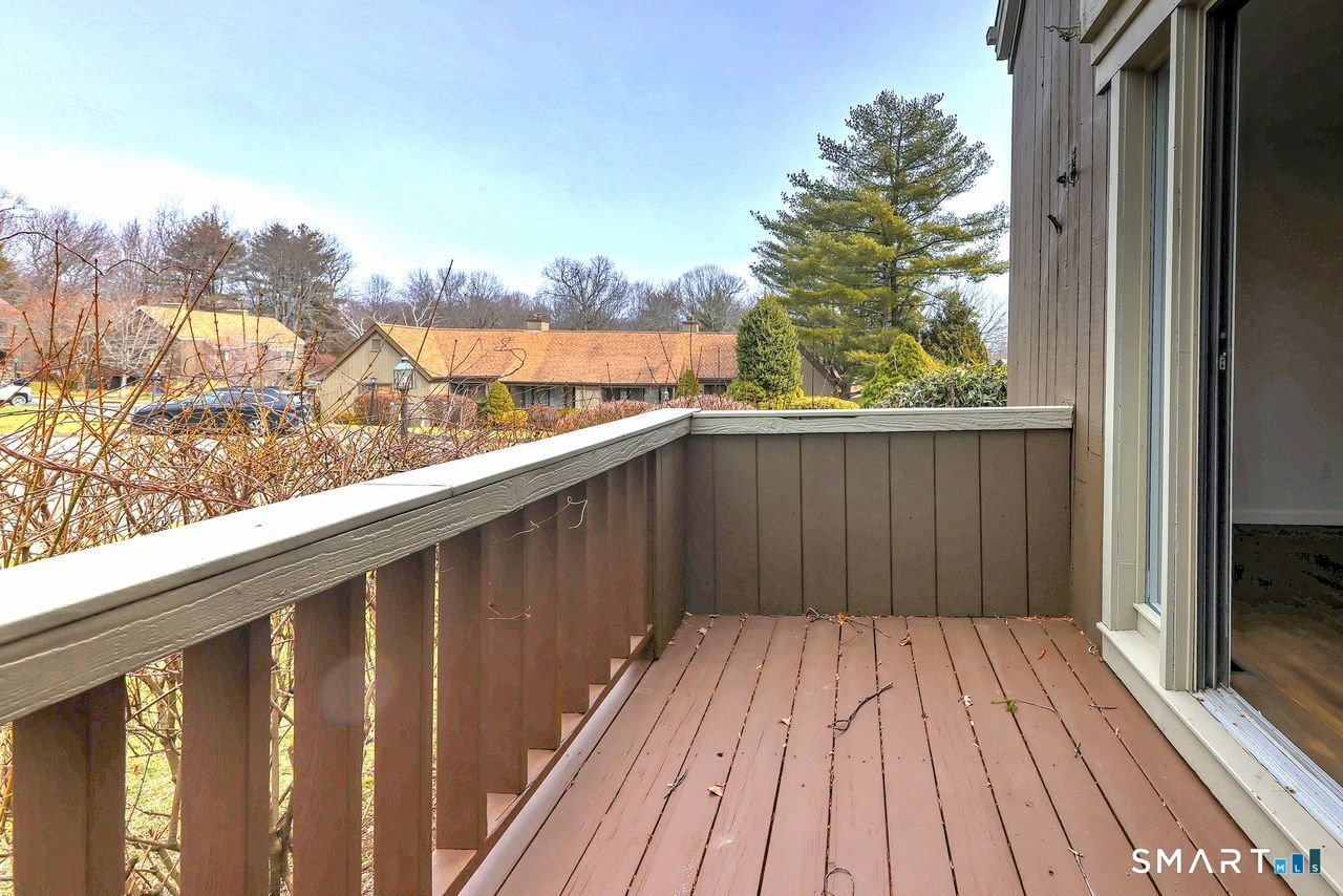 Homes for sale in Stratford, CT | 132 Bison Ln #B, Stratford, CT 06614 | MLS# 24159731