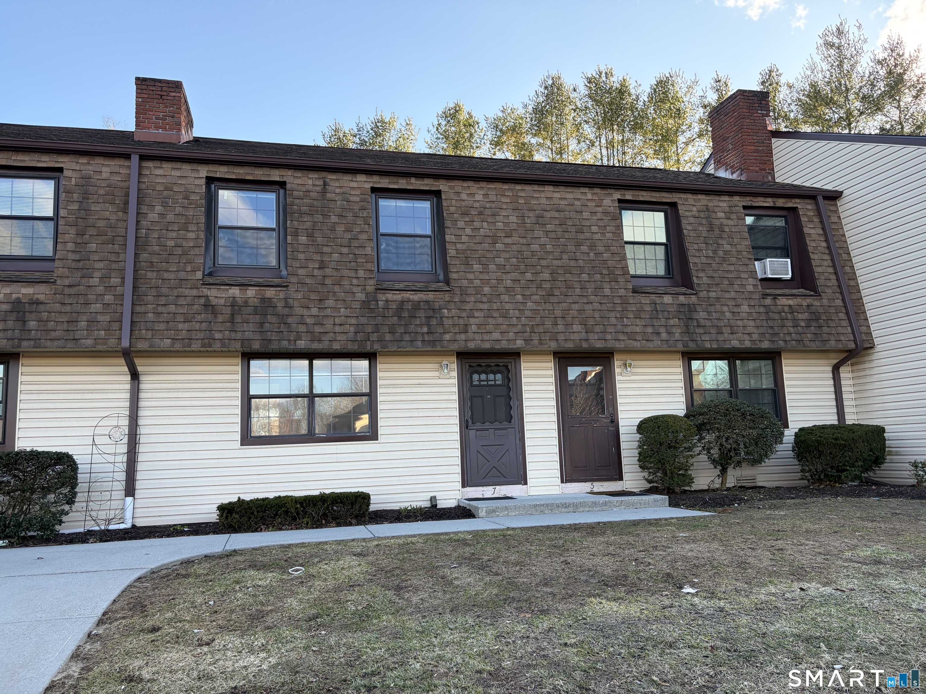 Homes for sale in Brookfield, CT | 7 Homestead Ln #7, Brookfield, CT 06804 | MLS# 24160008