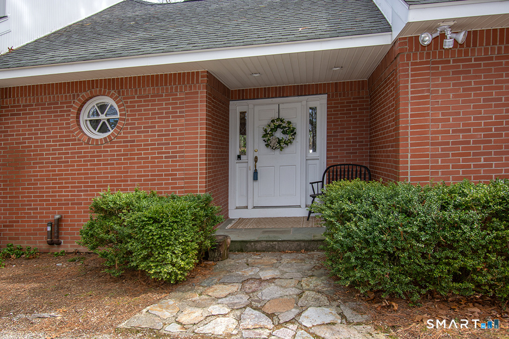 Homes for sale in Manchester, CT | 113 Kimberly Dr, Manchester, CT 06040 | MLS# 24158978