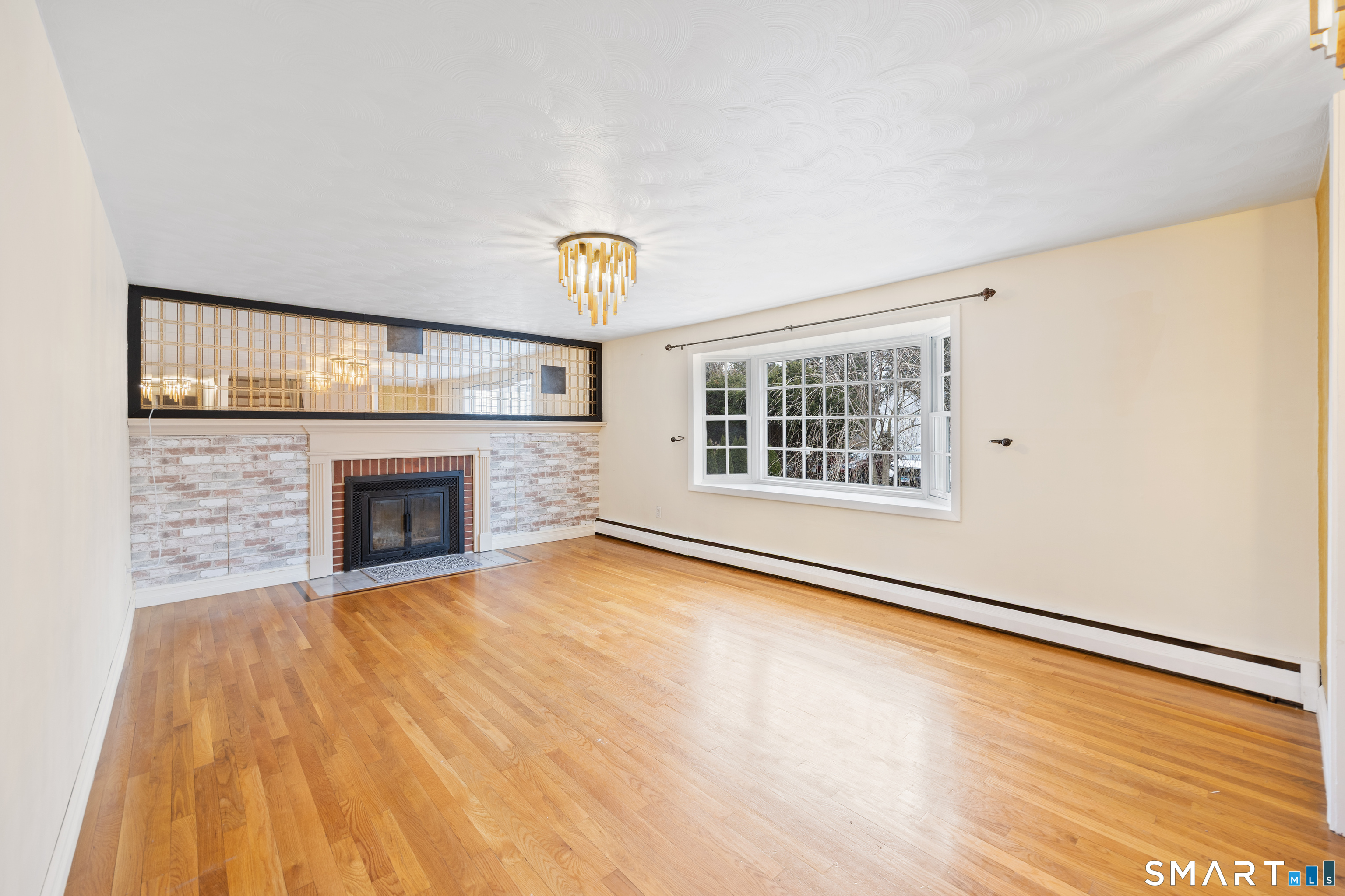 Homes for sale in Berlin, CT | 5 Burnham St, Berlin, CT 06037 | MLS# 24160825