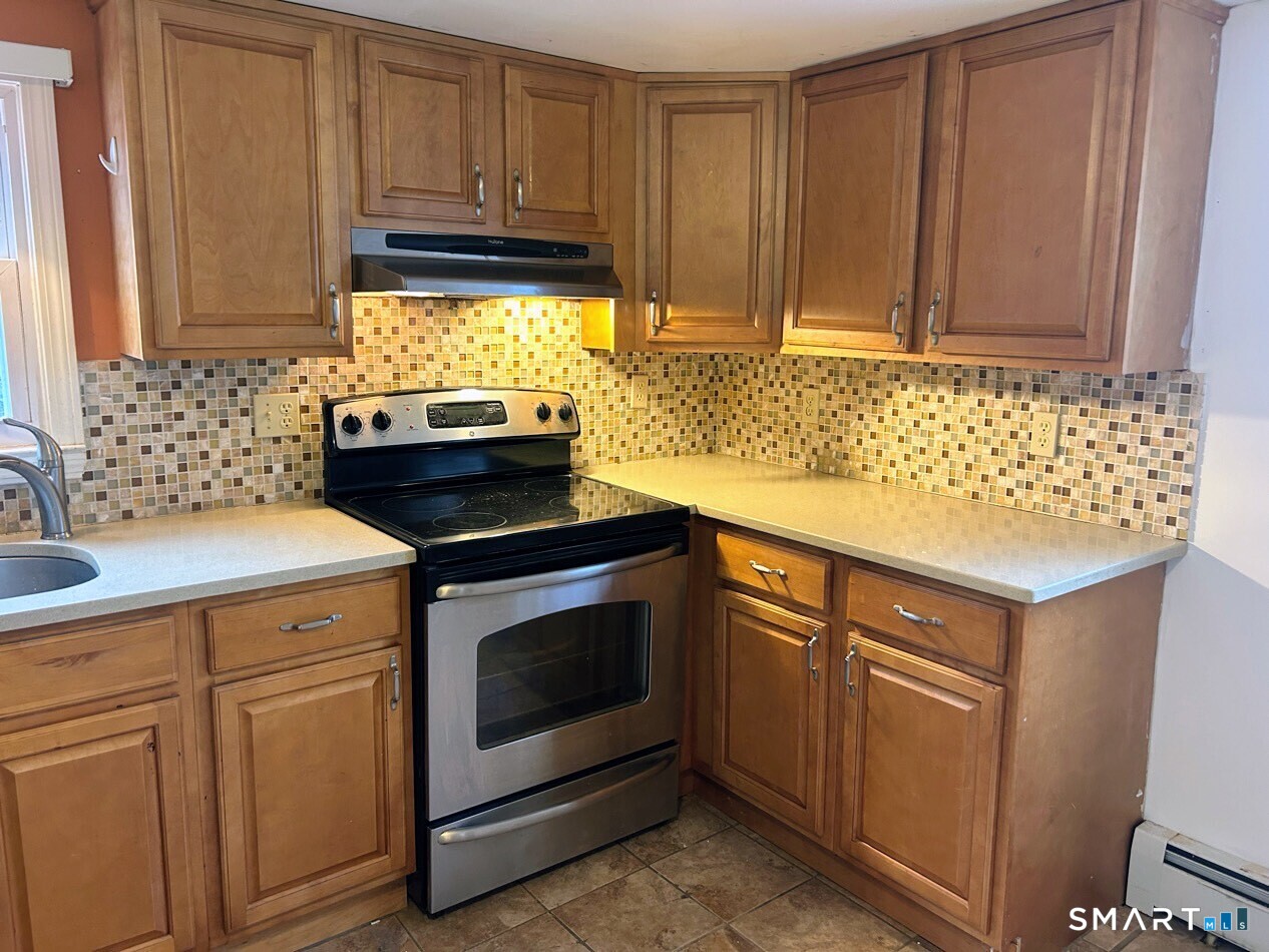 Homes for sale in Manchester, CT | 76 Bigelow St, Manchester, CT 06040 | MLS# 24161163