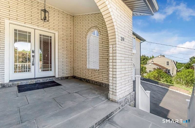 Homes for sale in Wallingford, CT | 39 Farm Hill Rd, Wallingford, CT 06492 | MLS# 24161299