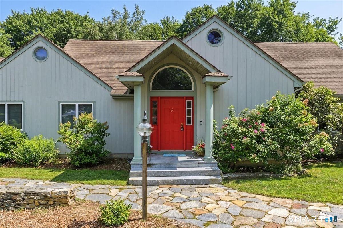 Homes for sale in Waterford, CT | 3 Westwood Dr, Waterford, CT 06385 | MLS# 24158871