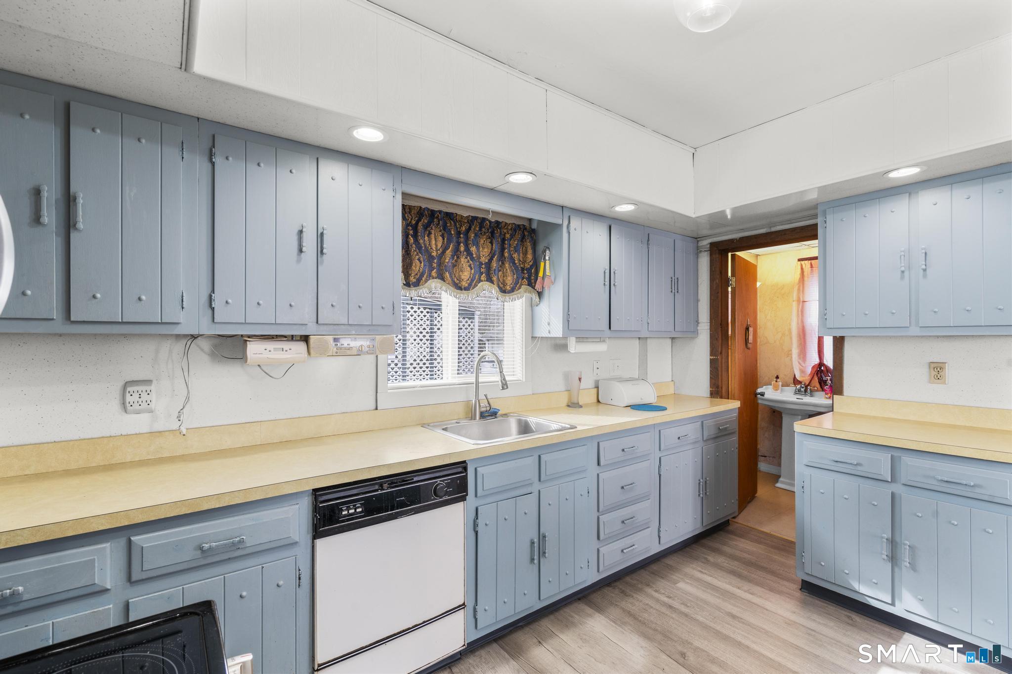 Homes for sale in West Haven, CT | 155 Leete St, West Haven, CT 06516 | MLS# 24161357