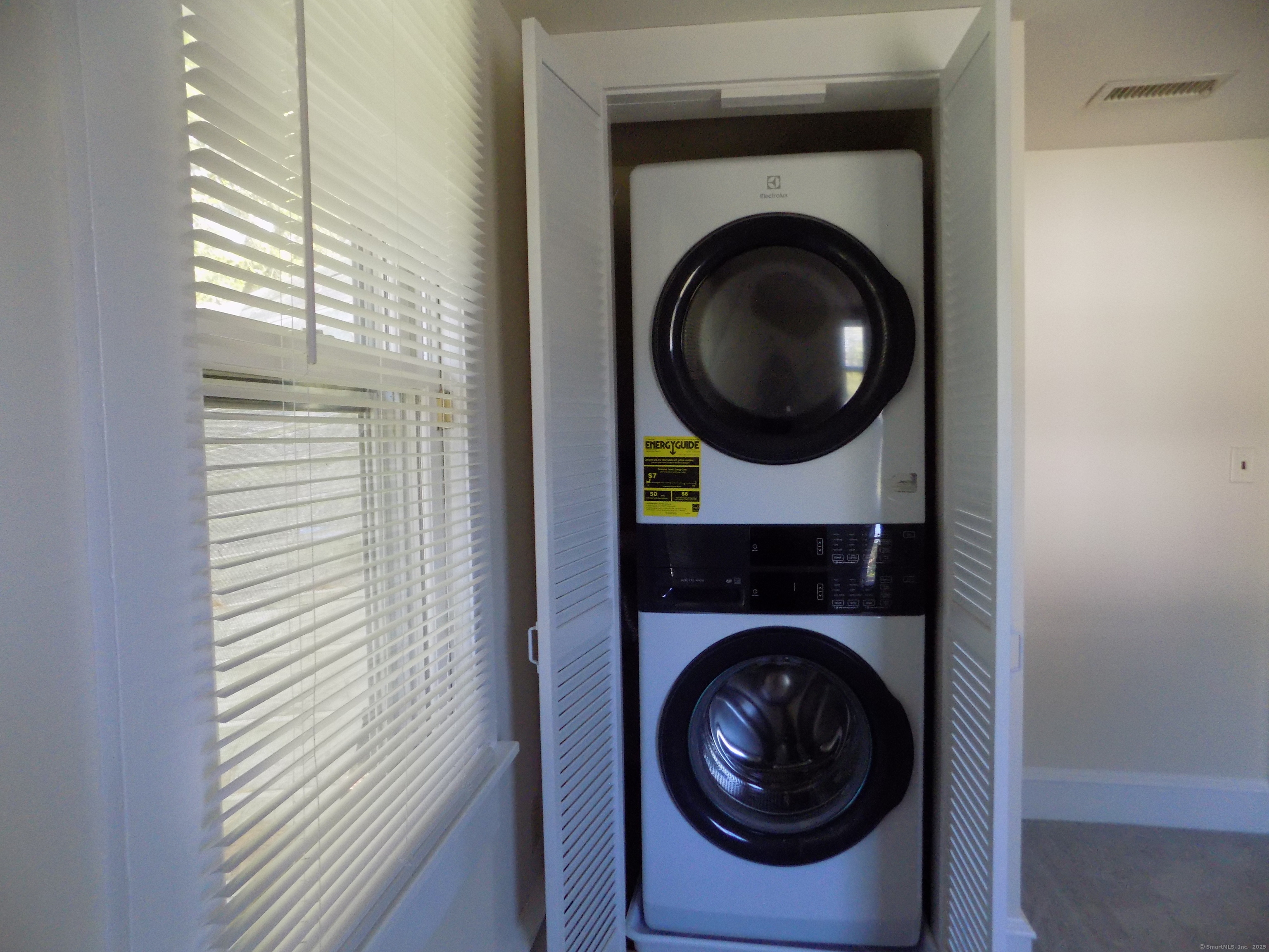 6 Hillside, New Milford, 06776, 1 Bedroom Bedrooms, 0 ,1 BathroomBathrooms,Residential Rental,For Sale,Hillside,0,24162826