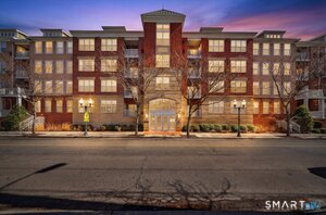 25 Adams Avenue, Unit 405