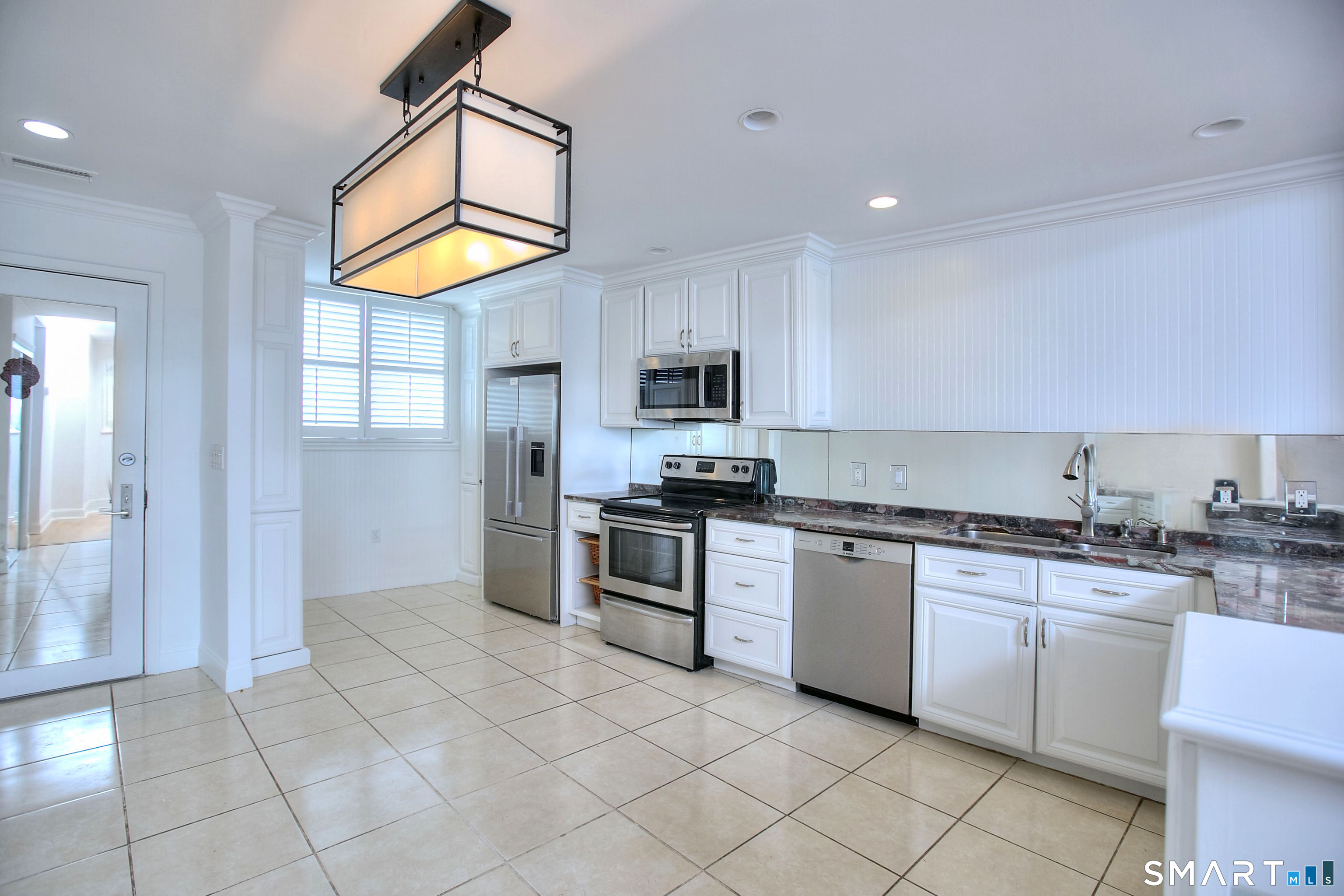 100 Seaview, Norwalk, 06855, 2 Bedrooms Bedrooms, 0 ,2 BathroomsBathrooms,Condo/co-op For Sale,For Sale,Seaview,0,24122289