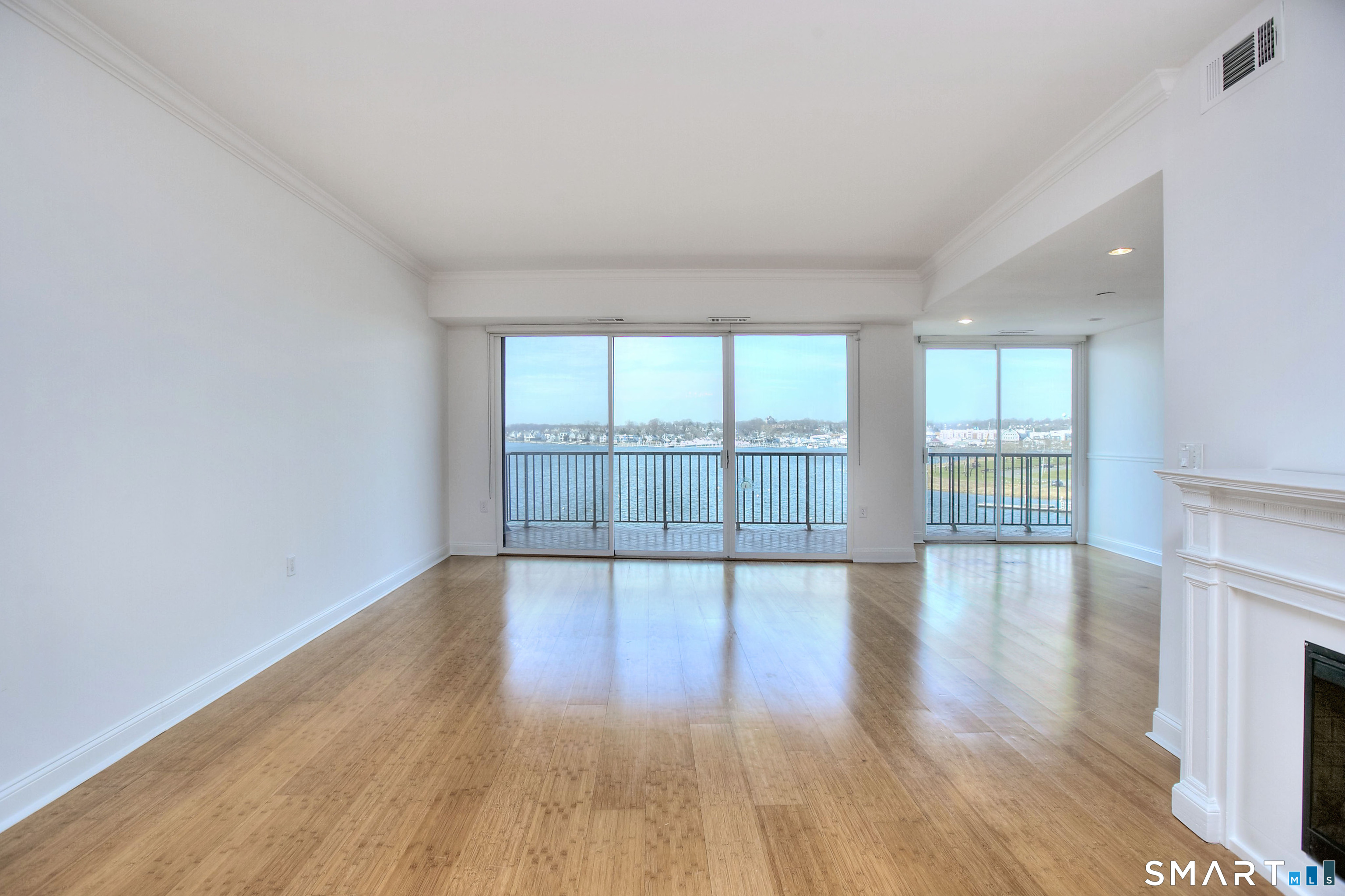 100 Seaview, Norwalk, 06855, 2 Bedrooms Bedrooms, 0 ,2 BathroomsBathrooms,Condo/co-op For Sale,For Sale,Seaview,0,24122289