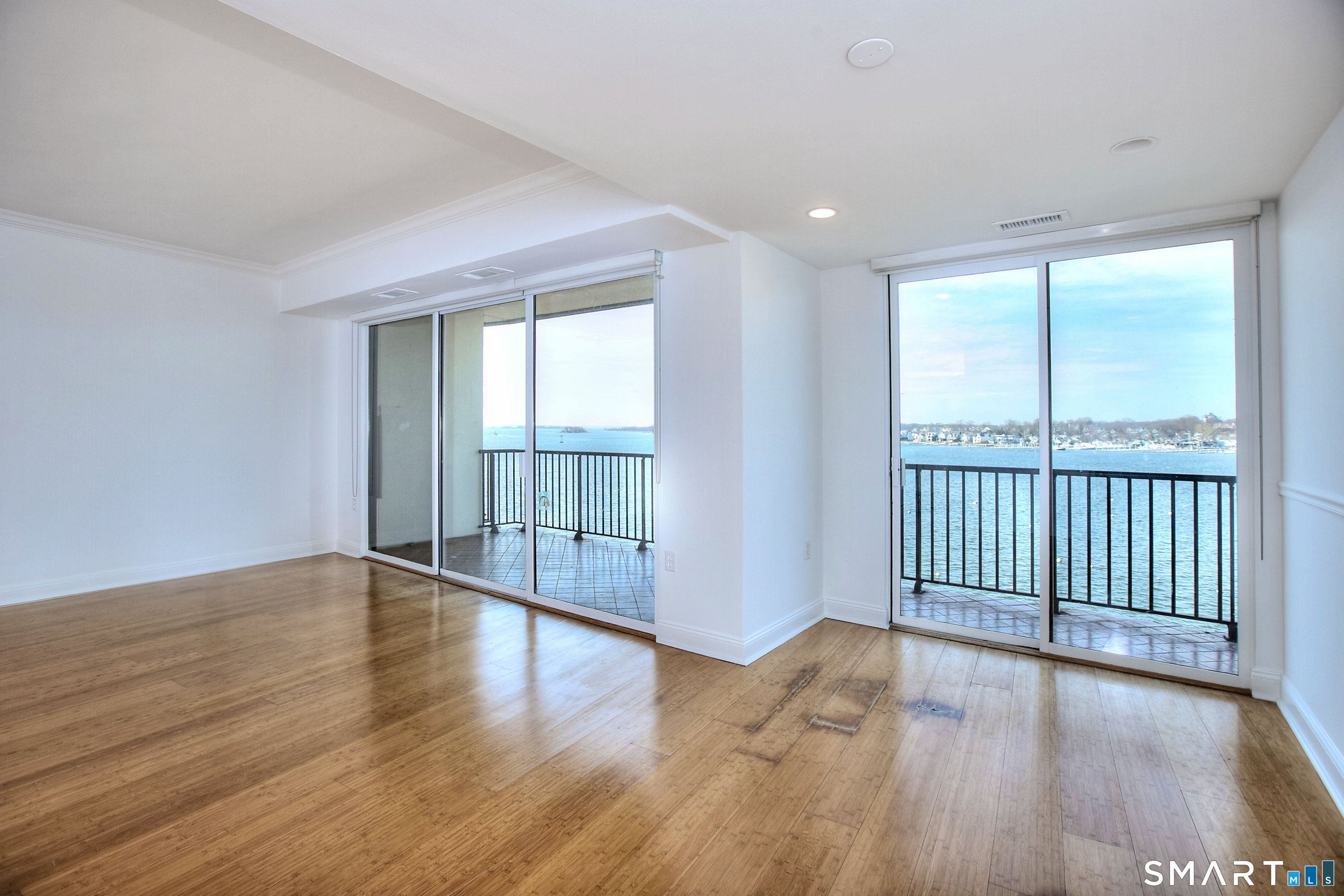 100 Seaview, Norwalk, 06855, 2 Bedrooms Bedrooms, 0 ,2 BathroomsBathrooms,Condo/co-op For Sale,For Sale,Seaview,0,24122289