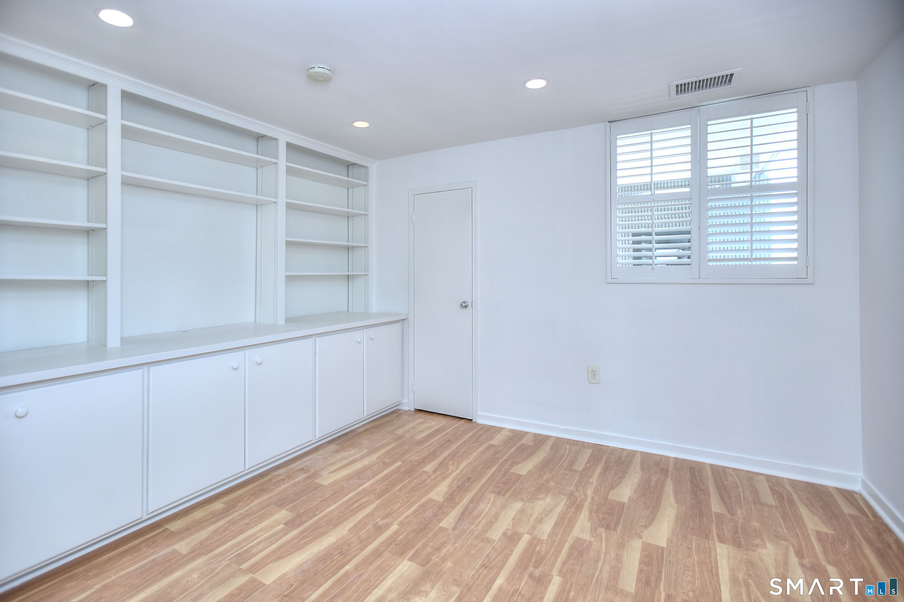 100 Seaview, Norwalk, 06855, 2 Bedrooms Bedrooms, 0 ,2 BathroomsBathrooms,Condo/co-op For Sale,For Sale,Seaview,0,24122289