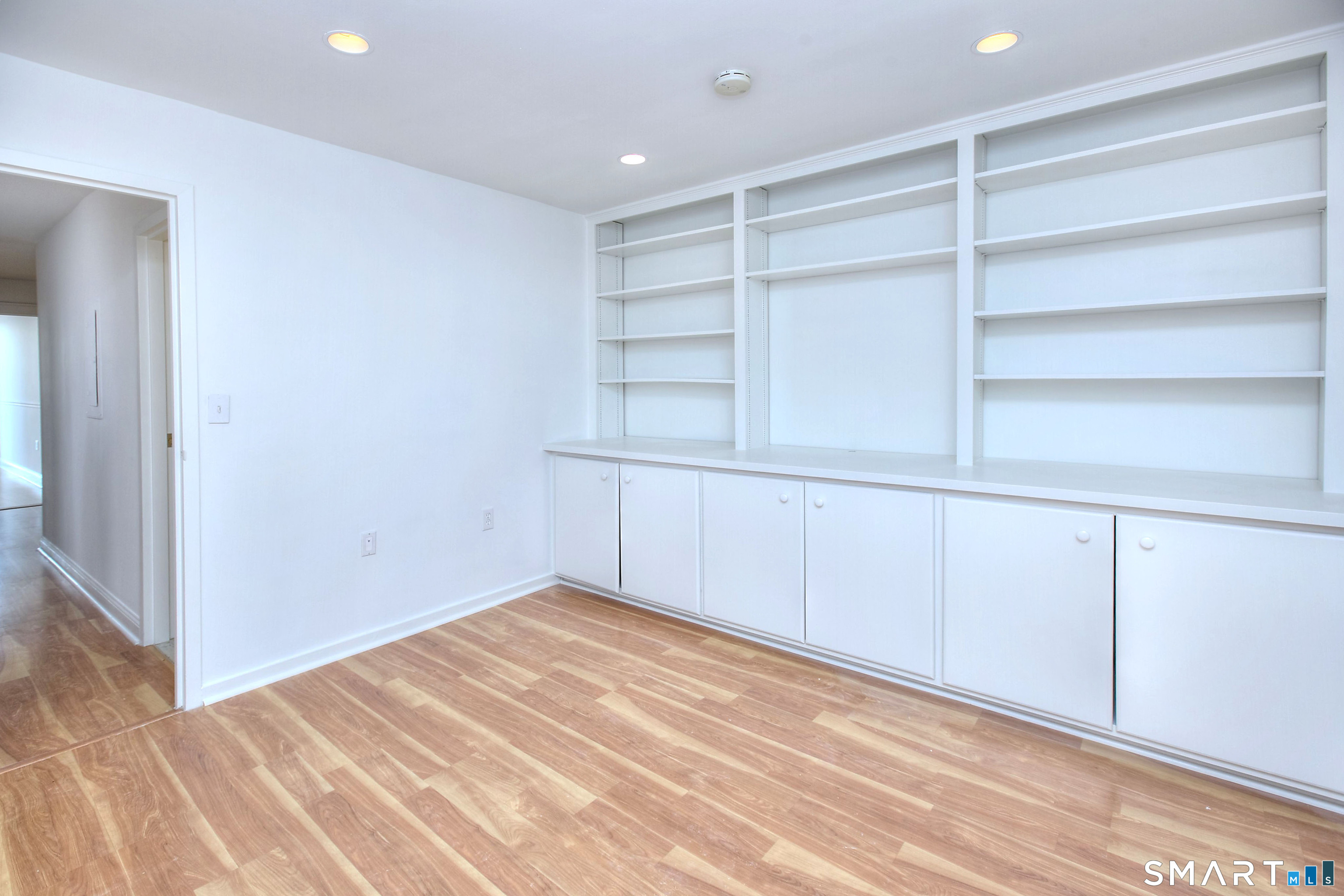 100 Seaview, Norwalk, 06855, 2 Bedrooms Bedrooms, 0 ,2 BathroomsBathrooms,Condo/co-op For Sale,For Sale,Seaview,0,24122289
