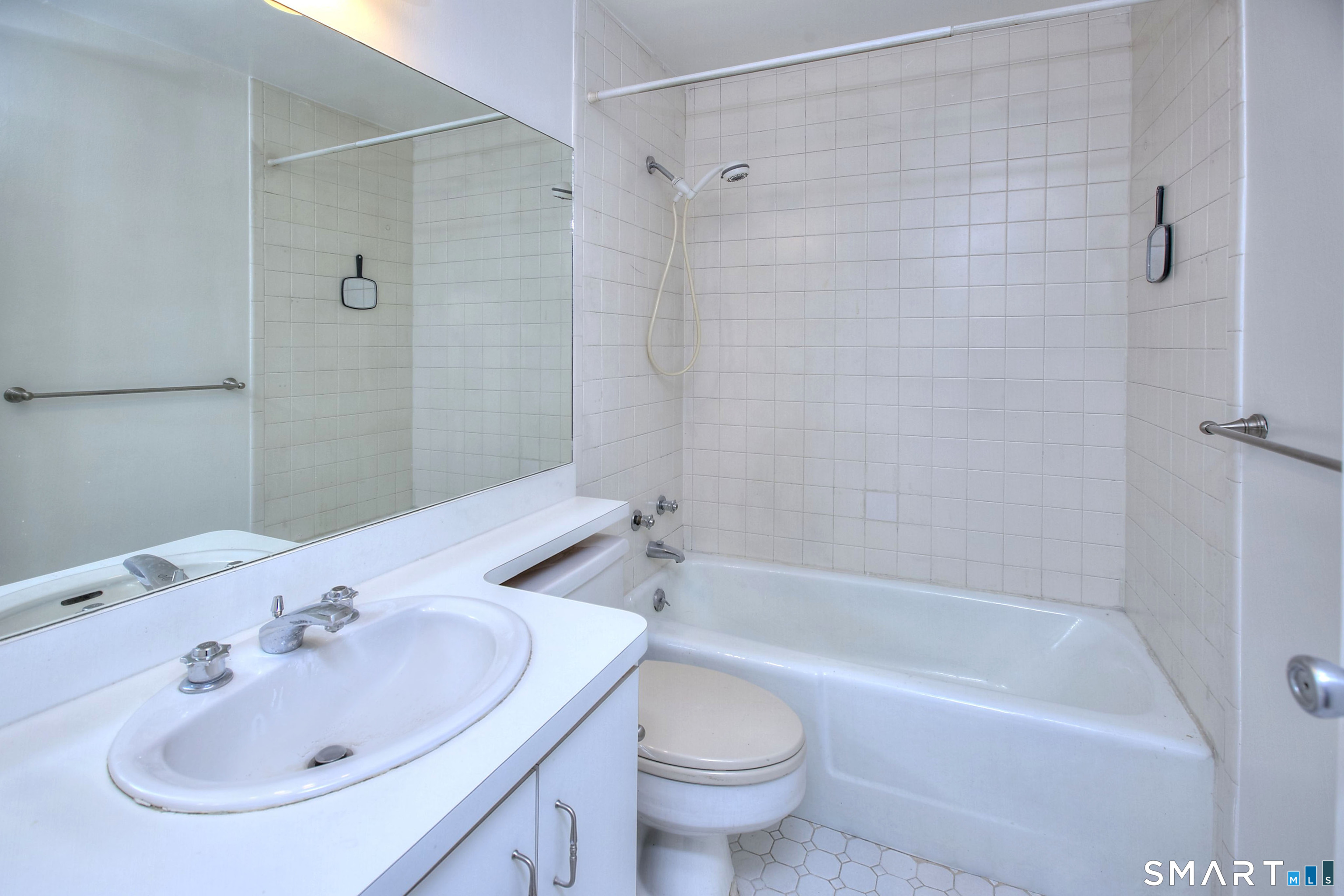 100 Seaview, Norwalk, 06855, 2 Bedrooms Bedrooms, 0 ,2 BathroomsBathrooms,Condo/co-op For Sale,For Sale,Seaview,0,24122289