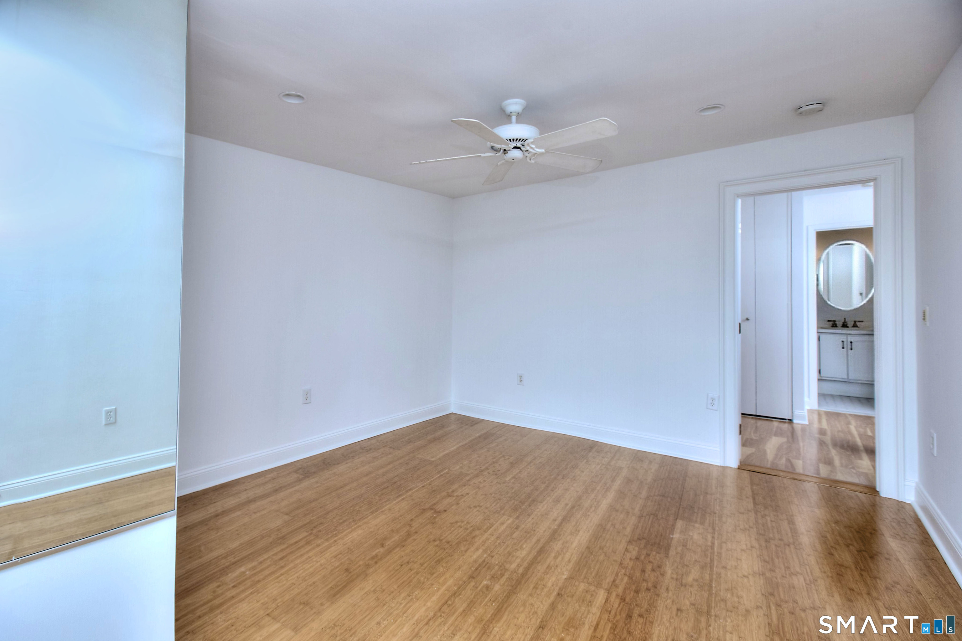 100 Seaview, Norwalk, 06855, 2 Bedrooms Bedrooms, 0 ,2 BathroomsBathrooms,Condo/co-op For Sale,For Sale,Seaview,0,24122289