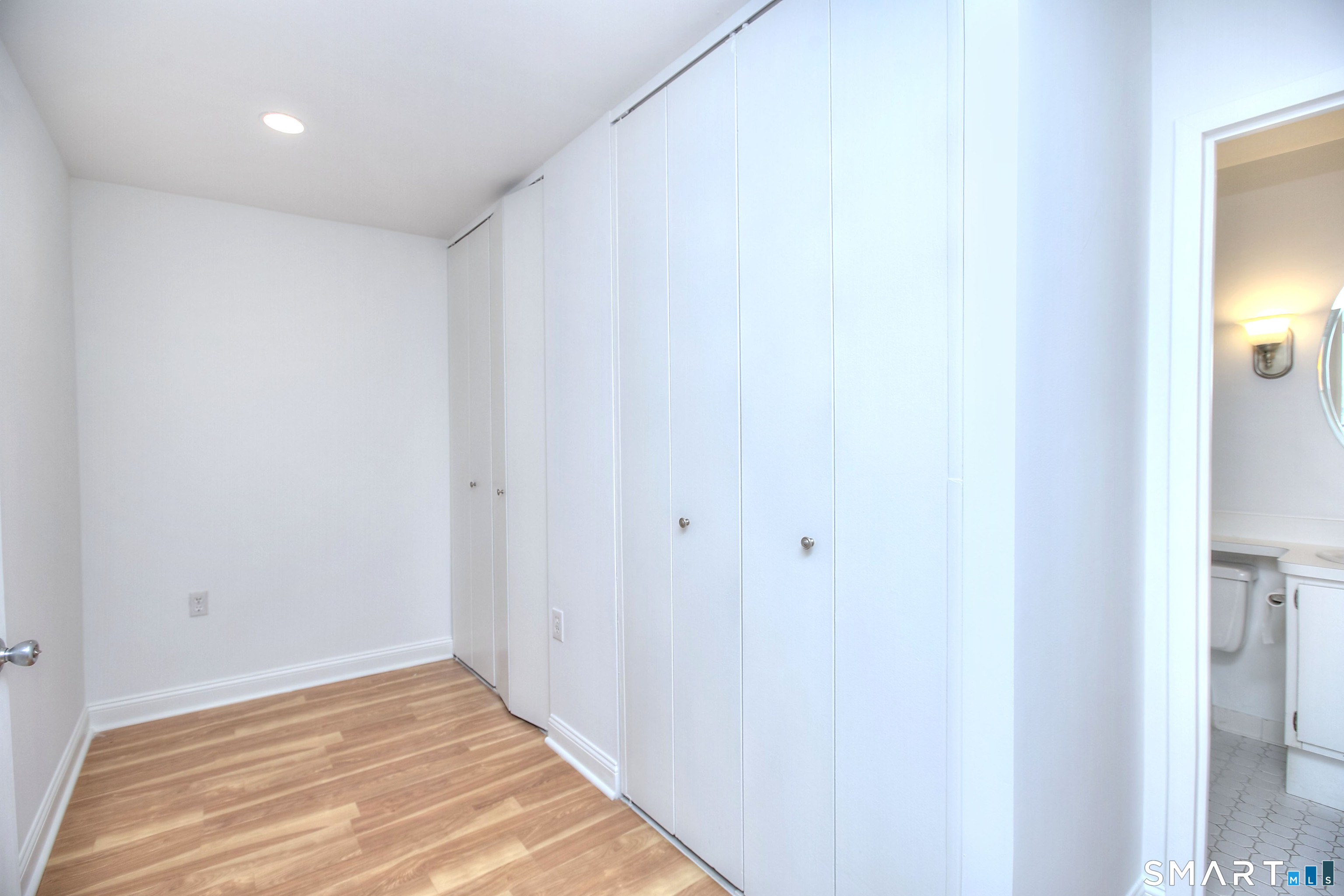100 Seaview, Norwalk, 06855, 2 Bedrooms Bedrooms, 0 ,2 BathroomsBathrooms,Condo/co-op For Sale,For Sale,Seaview,0,24122289